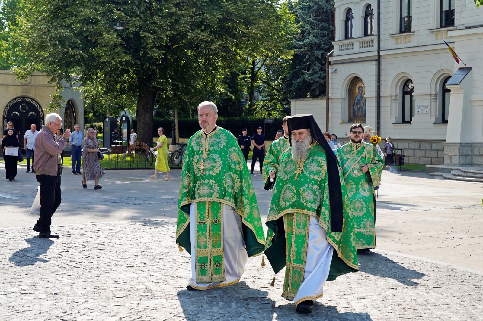 Sărbătoarea Bisericii, Cincizecimea, la Catedrală Mitropolitană din Iași text