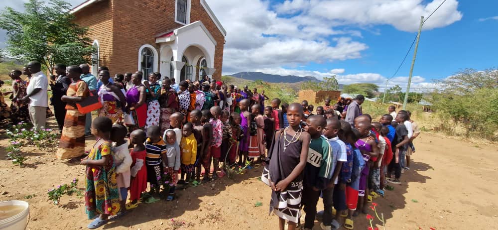 Sfânta Treime, hramul Parohiei din Mlambalasi
