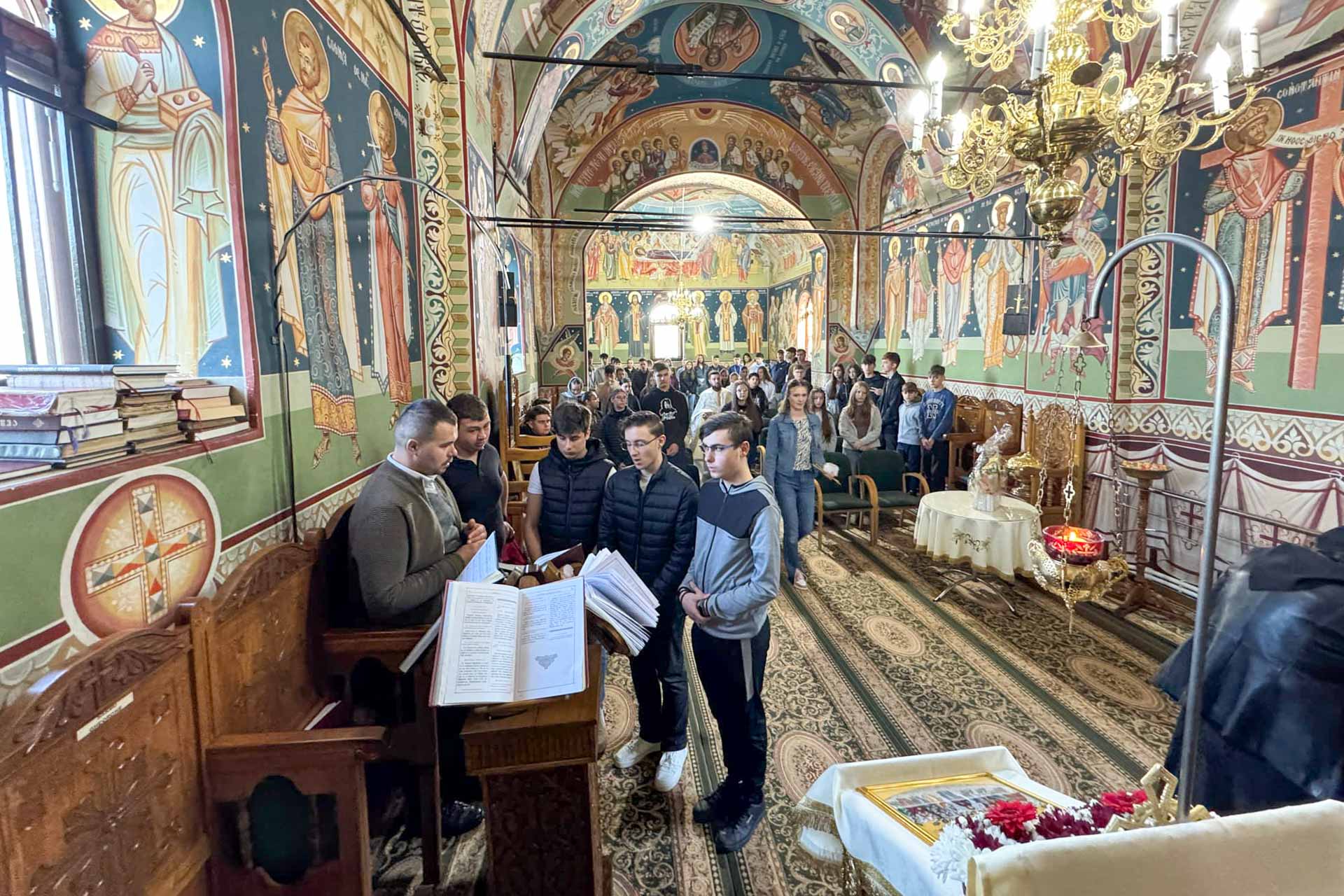 Tinerii din Protopopiatul Roznov, în căutarea rostului lor în Biserică Tinerii din Protopopiatul Roznov, în căutarea rostului lor în Biserică
