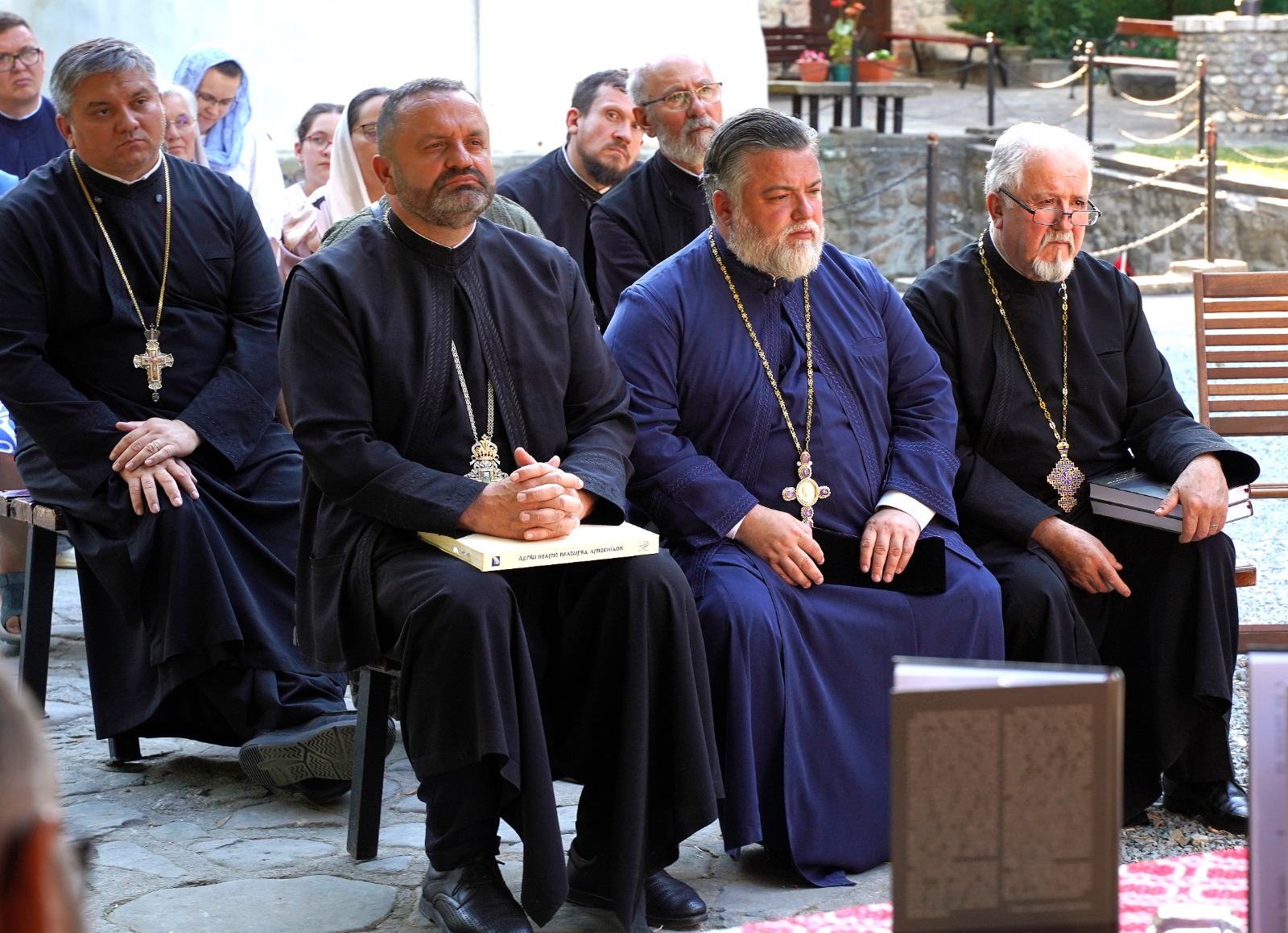 Eveniment editorial la Mănăstirea Râmeț: Au fost lansate două volume despre viața și lucrarea duhovnicească a Sfântului Dometie cel Milostiv