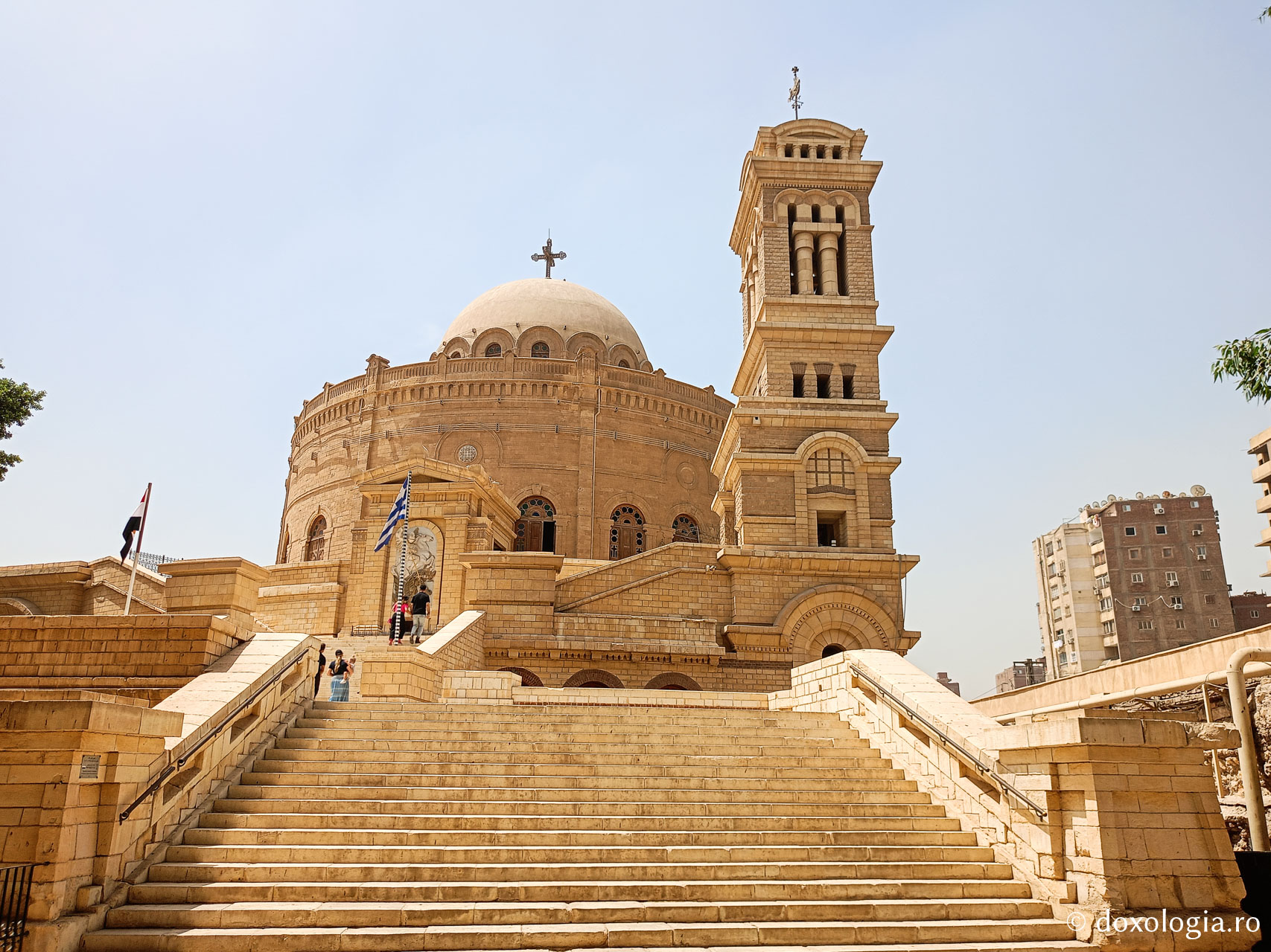 Biserica „Sfântul Mare Mucenic Gheorghe” din Cairo – unul dintre monumentele cele mai reprezentative ale ortodoxiei africane Biserica „Sfântul Mare Mucenic Gheorghe” din Cairo – unul dintre monumentele cele mai reprezentative ale ortodoxiei africane