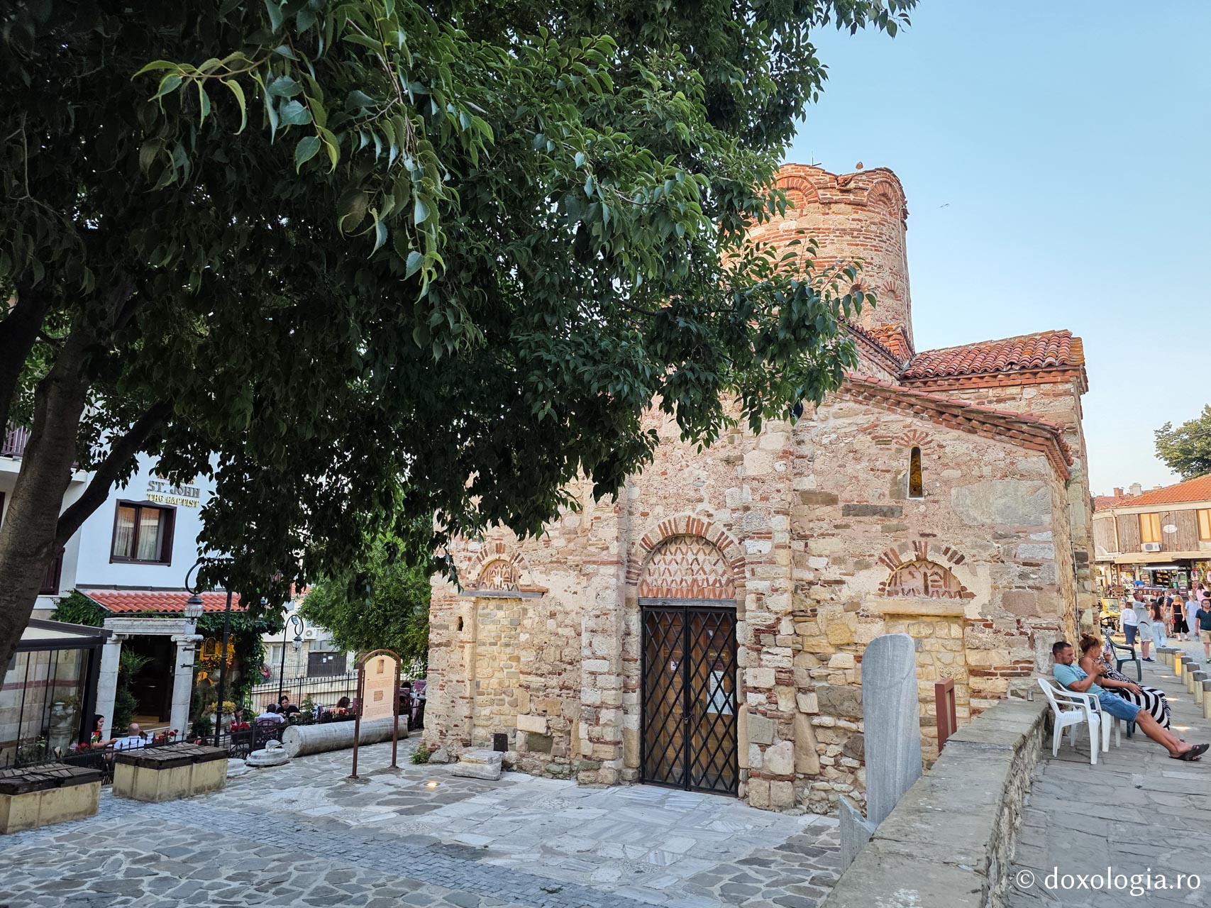 Pași de pelerin la Biserica „Sfântul Ioan Botezătorul” din Nessebar