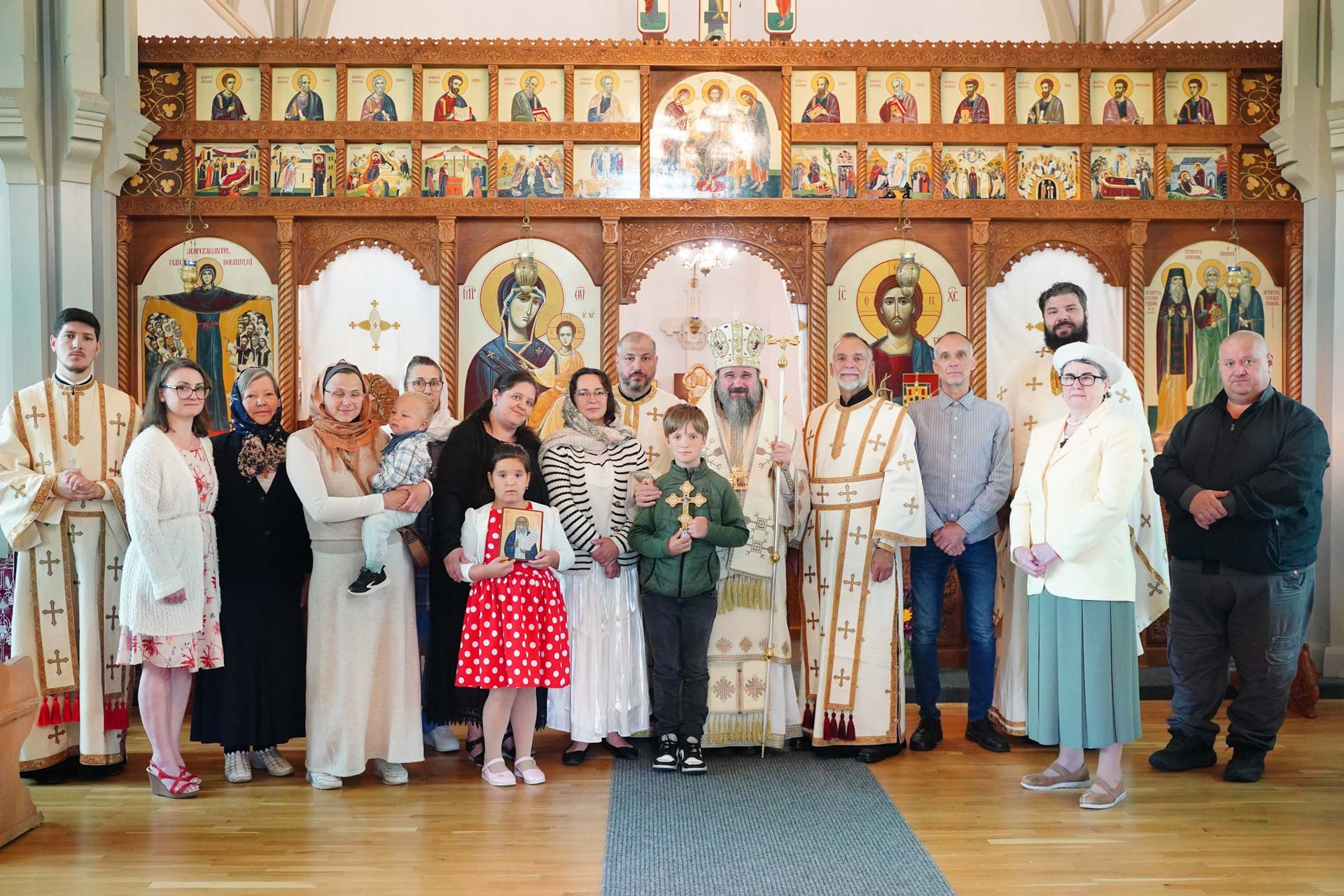 Episcopul Macarie a slujit în aceste zile în mijlocul credincioșilor scandinavi convertiți la Ortodoxie