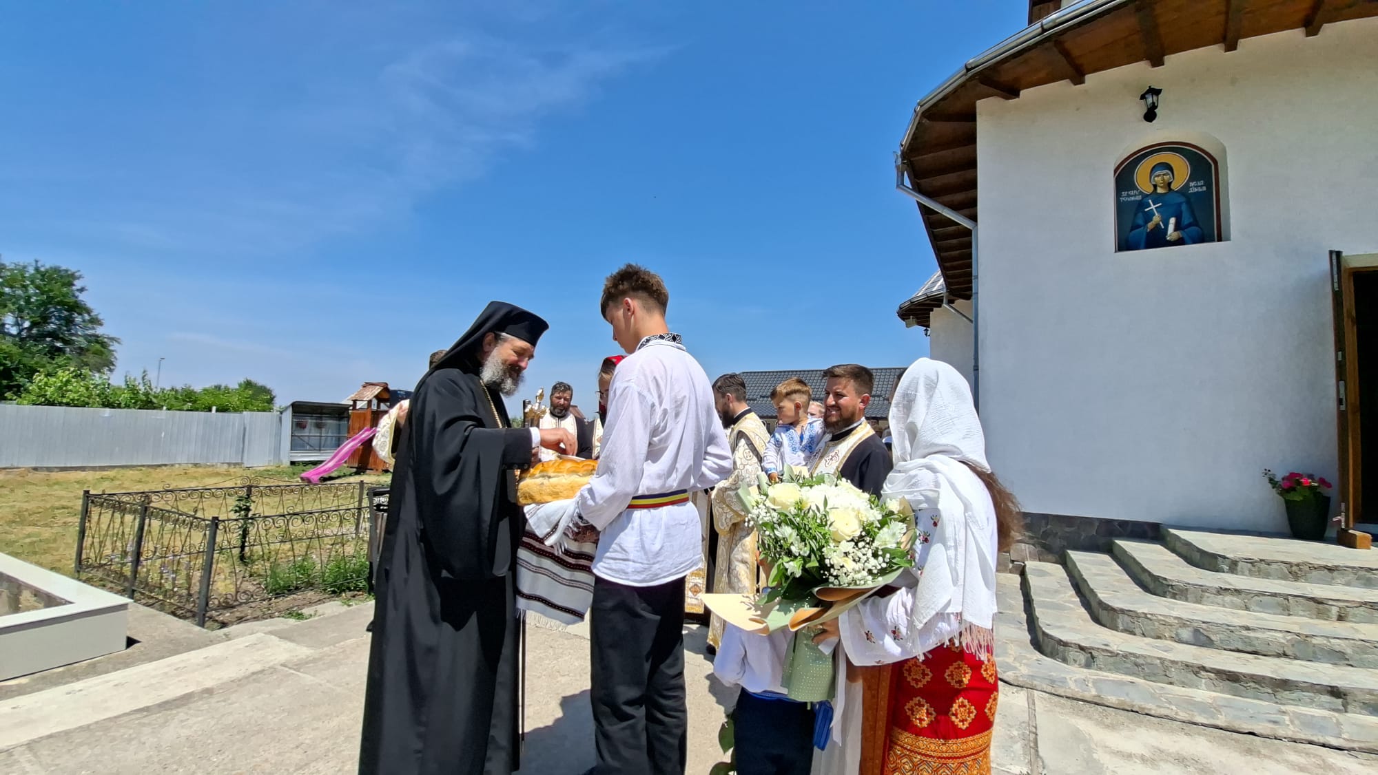 La Parohia Dragova a fost sfințită un nou așezământ social și parohial