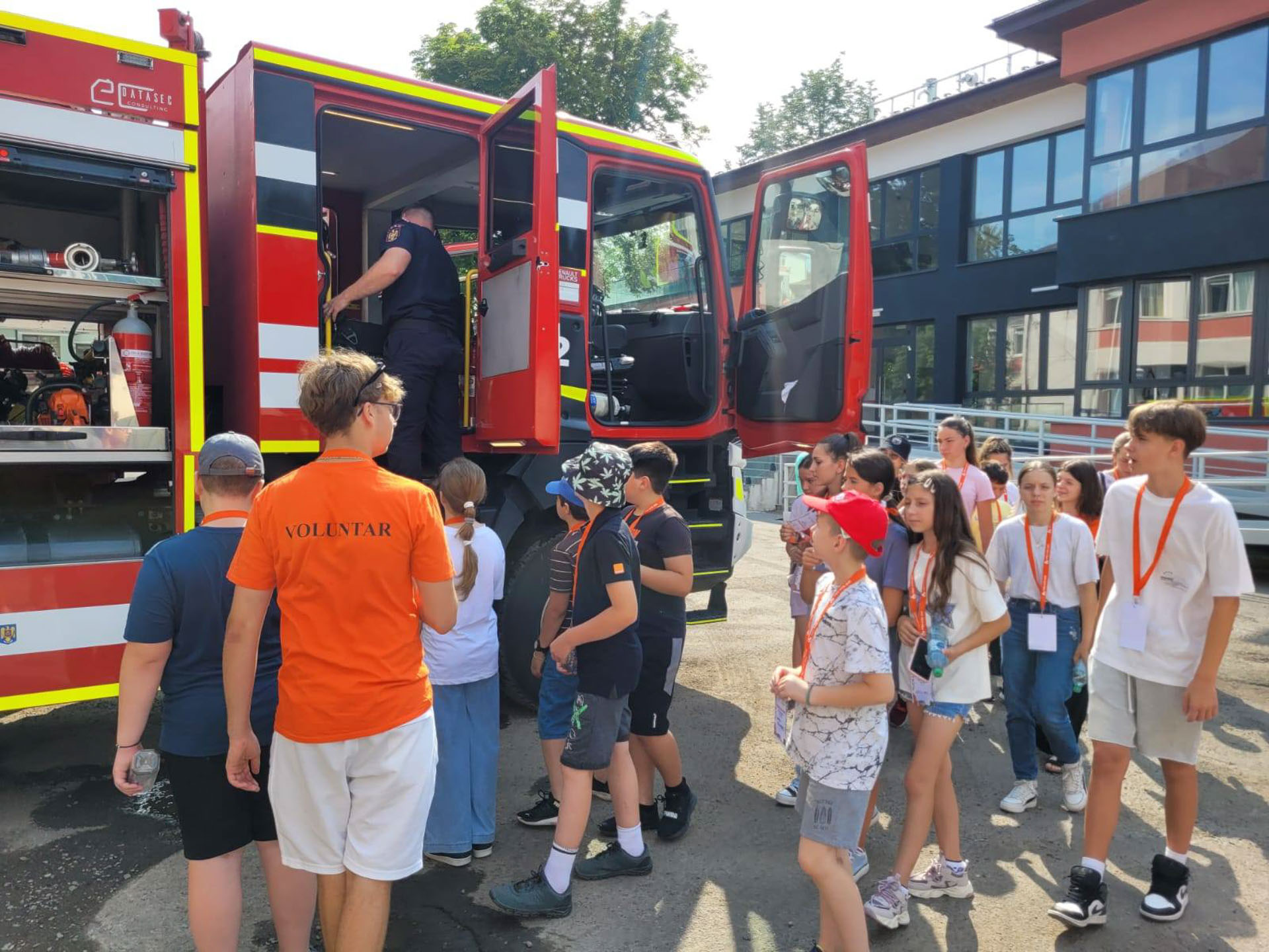 În vacanță, dar mai aproape de visurile lor: 25 de elevi, bursieri Pro Vita, au fost protagoniștii unei săptămâni speciale