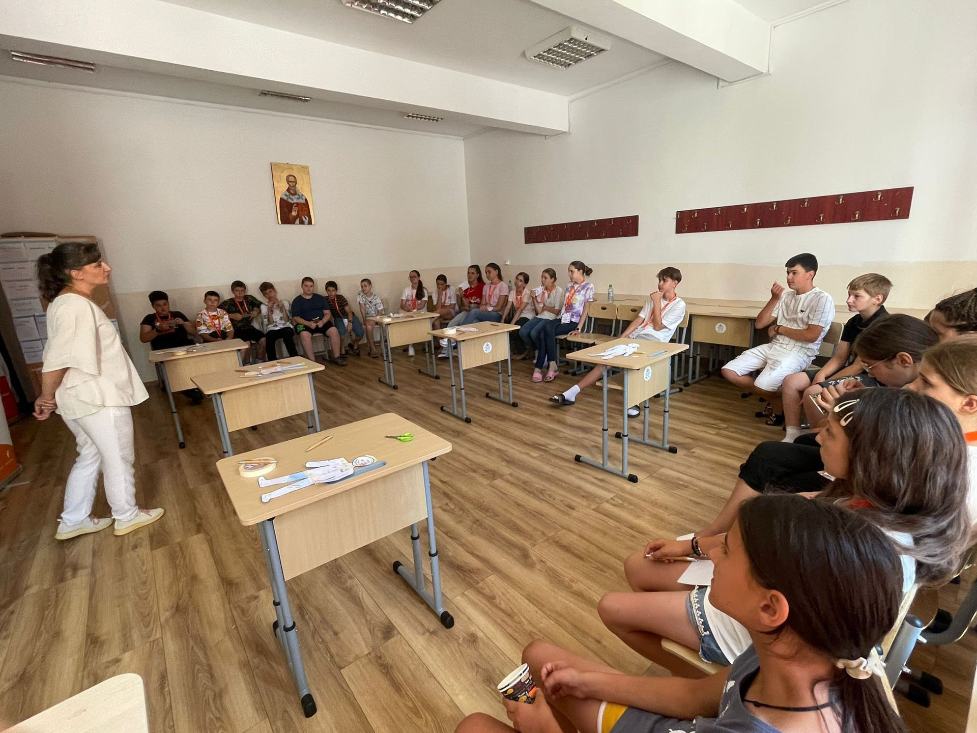 În vacanță, dar mai aproape de visurile lor: 25 de elevi, bursieri Pro Vita, au fost protagoniștii unei săptămâni speciale