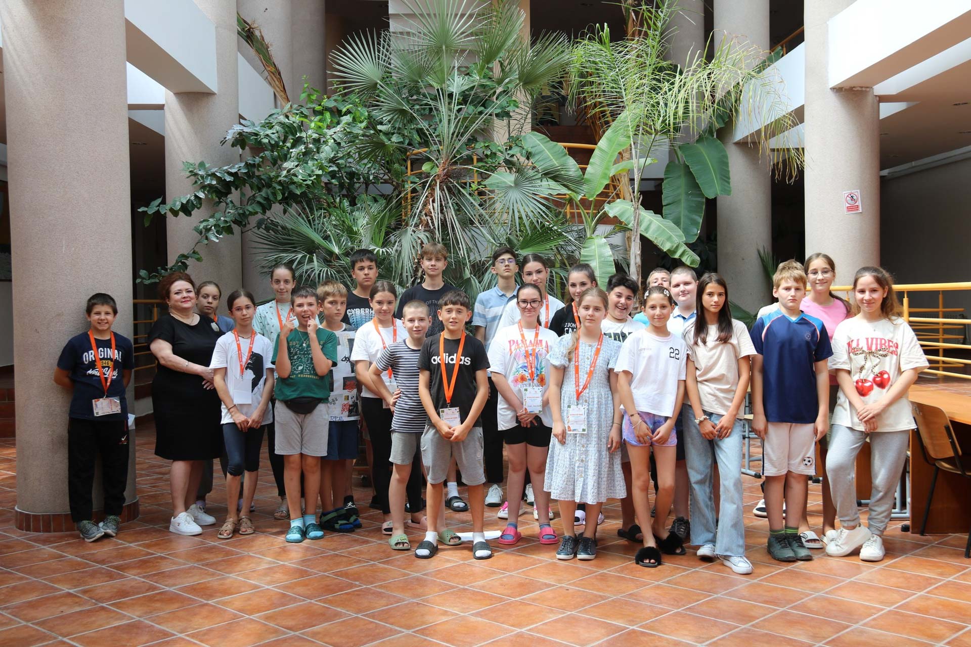 În vacanță, dar mai aproape de visurile lor: 25 de elevi, bursieri Pro Vita, au fost protagoniștii unei săptămâni speciale