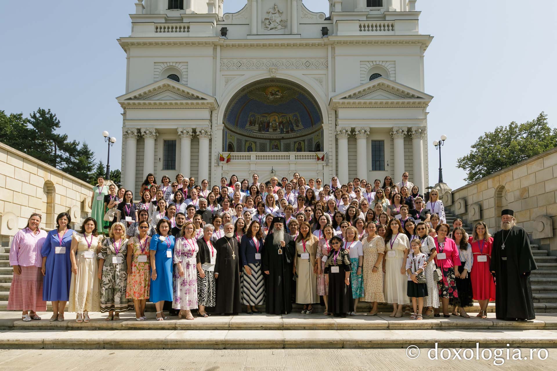Întâlnirea Grupului Internațional de Preotese „Sfânta Nona”, la a IV-a ediție – Trei zile de comuniune, rugăciune și mărturisire la Iași / Foto: Pr. Silviu Cluci Întâlnirea Grupului Internațional de Preotese „Sfânta Nona”, la a IV-a ediție – Trei zile de comuniune, rugăciune și mărturisire la Iași