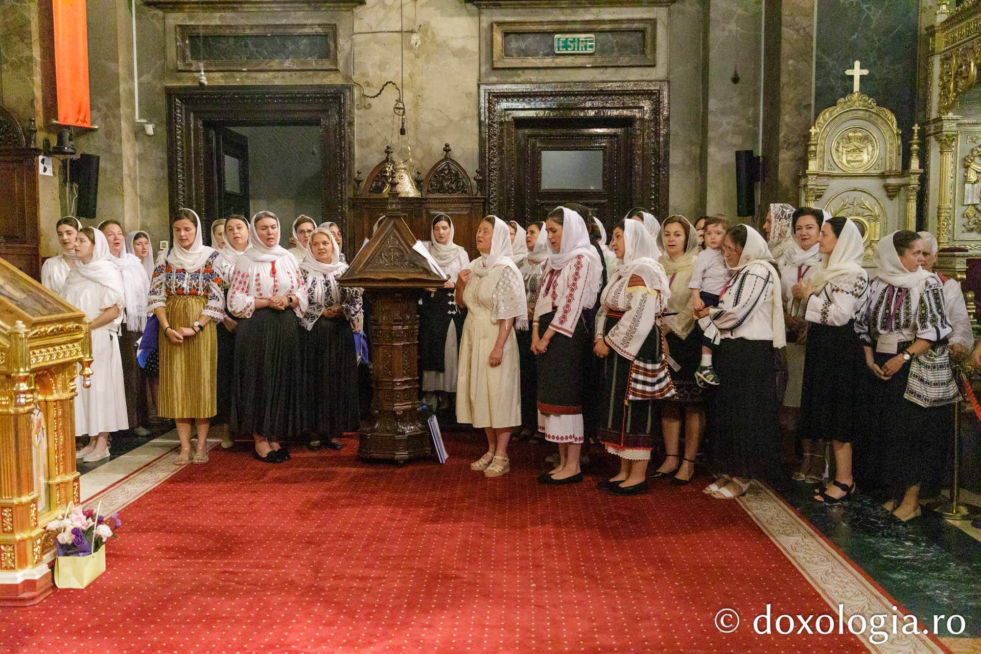 Întâlnirea internațională a preoteselor s-a încheiat cu Sfânta Liturghie oficiată de doi ierarhi ai Bisericii Ortodoxe Române