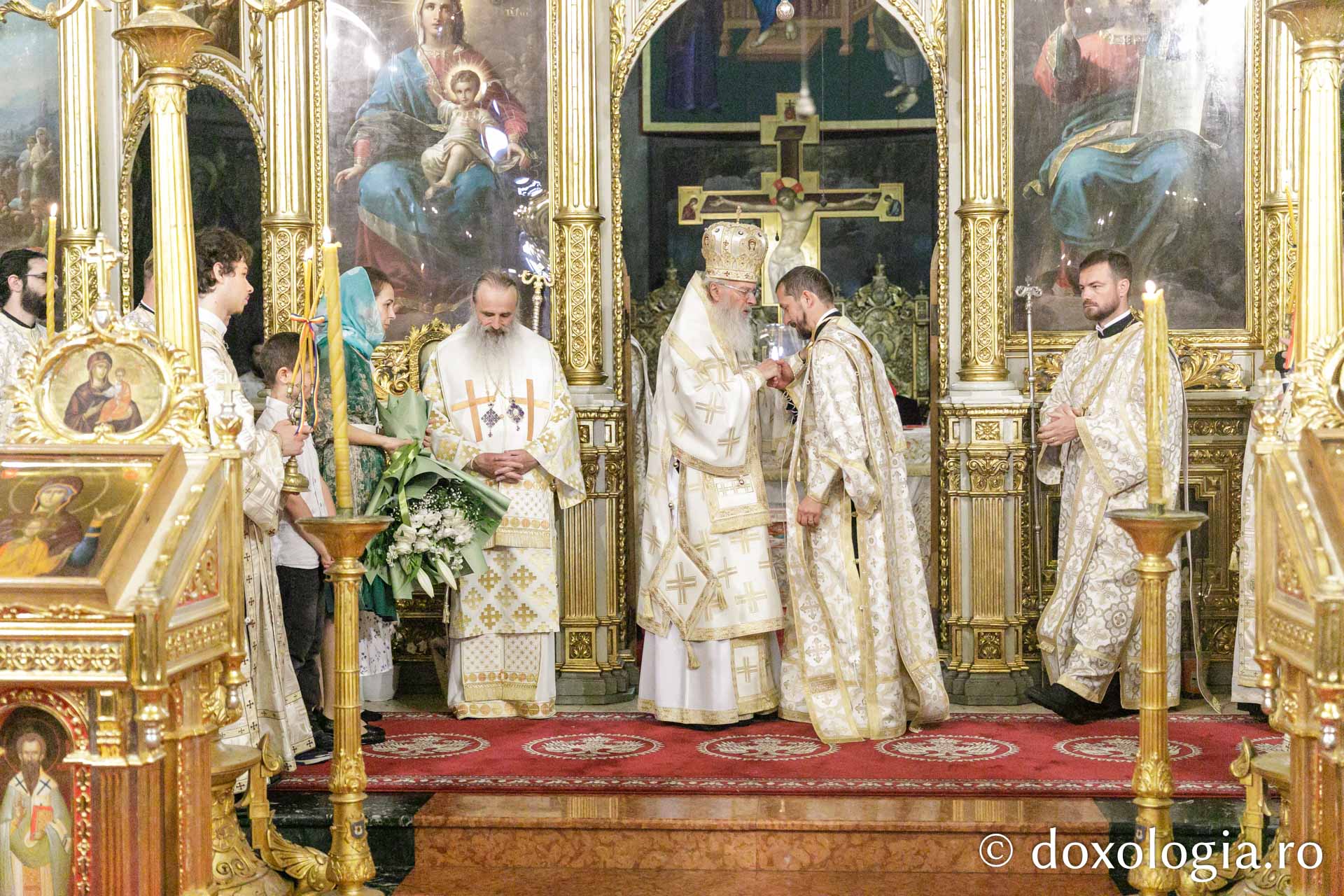 Întâlnirea internațională a preoteselor s-a încheiat cu Sfânta Liturghie oficiată de doi ierarhi ai Bisericii Ortodoxe Române