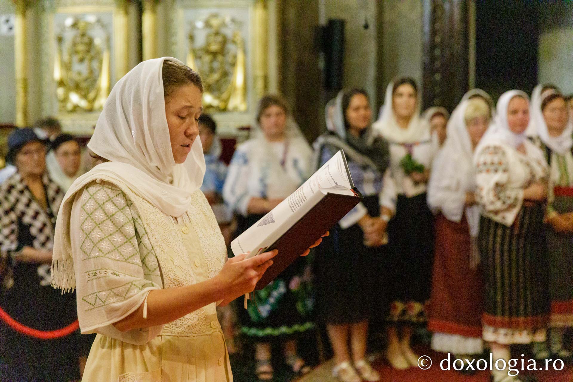 Întâlnirea internațională a preoteselor s-a încheiat cu Sfânta Liturghie oficiată de doi ierarhi ai Bisericii Ortodoxe Române