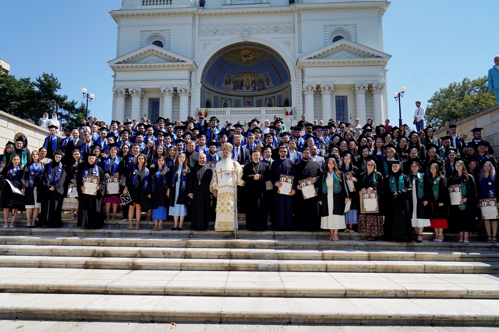 Absolvenții Promoției 2025 au depus Jurământul de credință: „Prin această mărturisire, însoțită de trăirea în inimă, vă veți mântui”