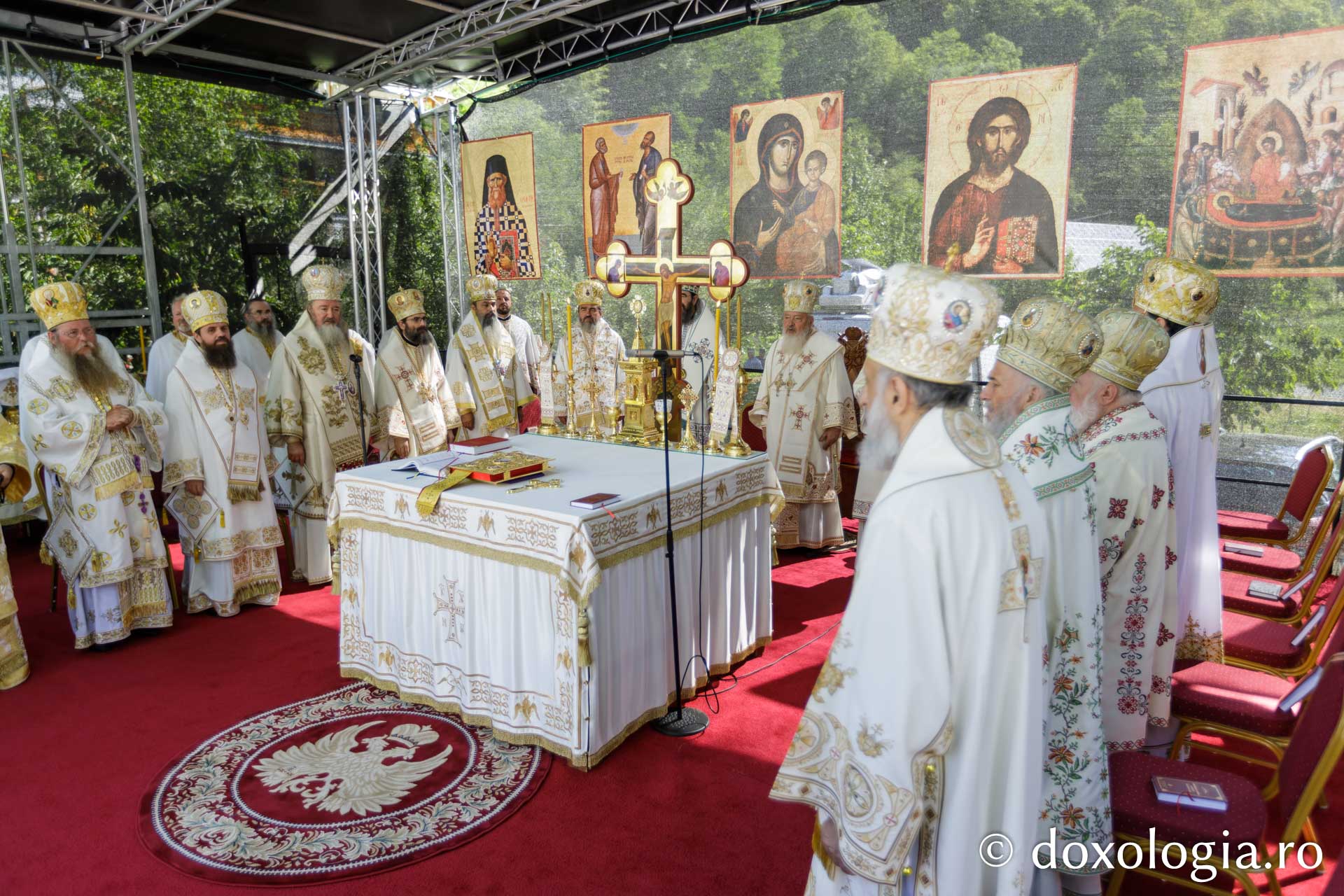 Sfânta Liturghie de la Proclamarea Canonizării Sfântului Cuvios Dometie cel Milostiv de la Râmeț / Foto: pr. Silviu Cluci Sfânta Liturghie de la Proclamarea Canonizării Sfântului Cuvios Dometie cel Milostiv de la Râmeț