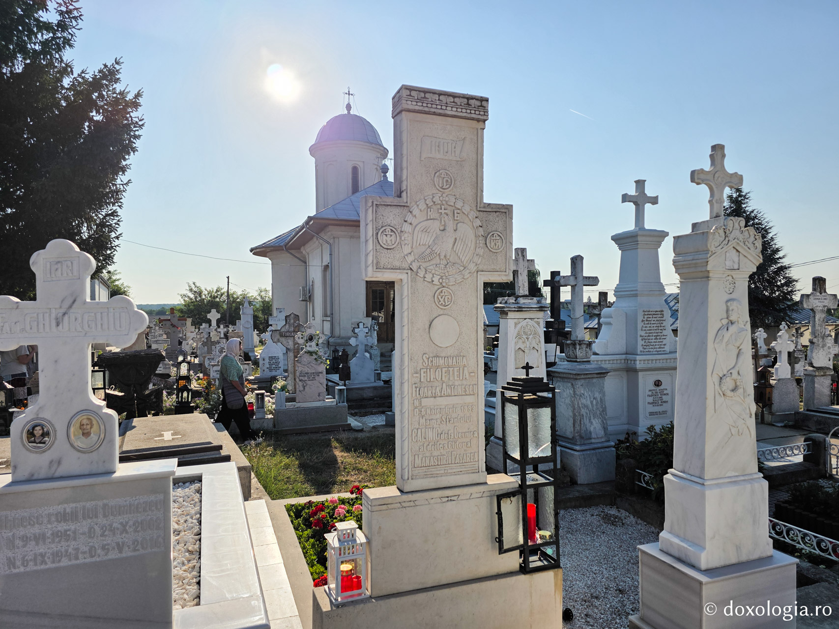 Mormântul Schimonahiei Filofteia Antonescu, mama Sfântului Ierarh Calinic de la Cernica
