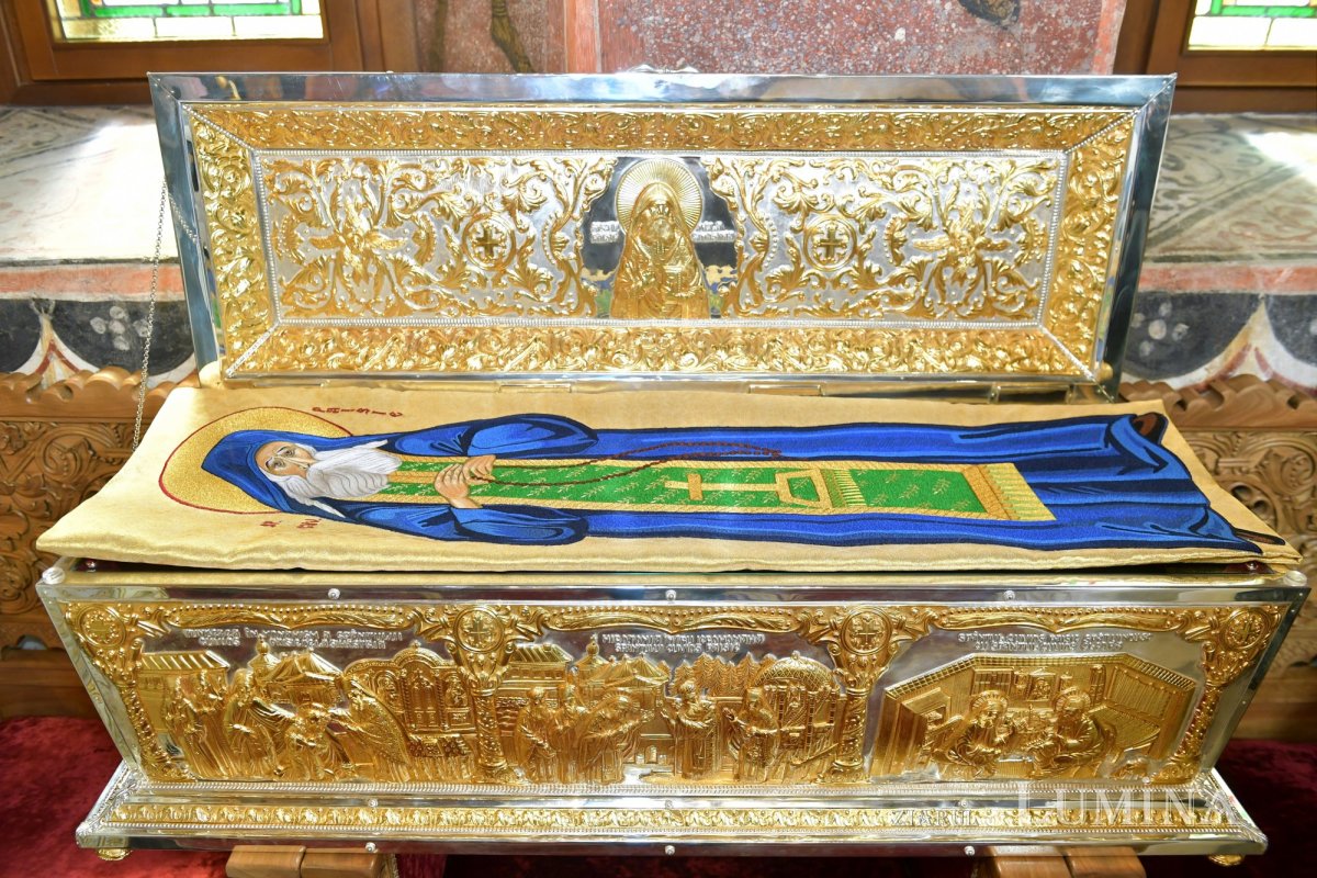 Raclele Sfinților Paisie și Cleopa, sfințite în Paraclisul Reședinței Patriarhale