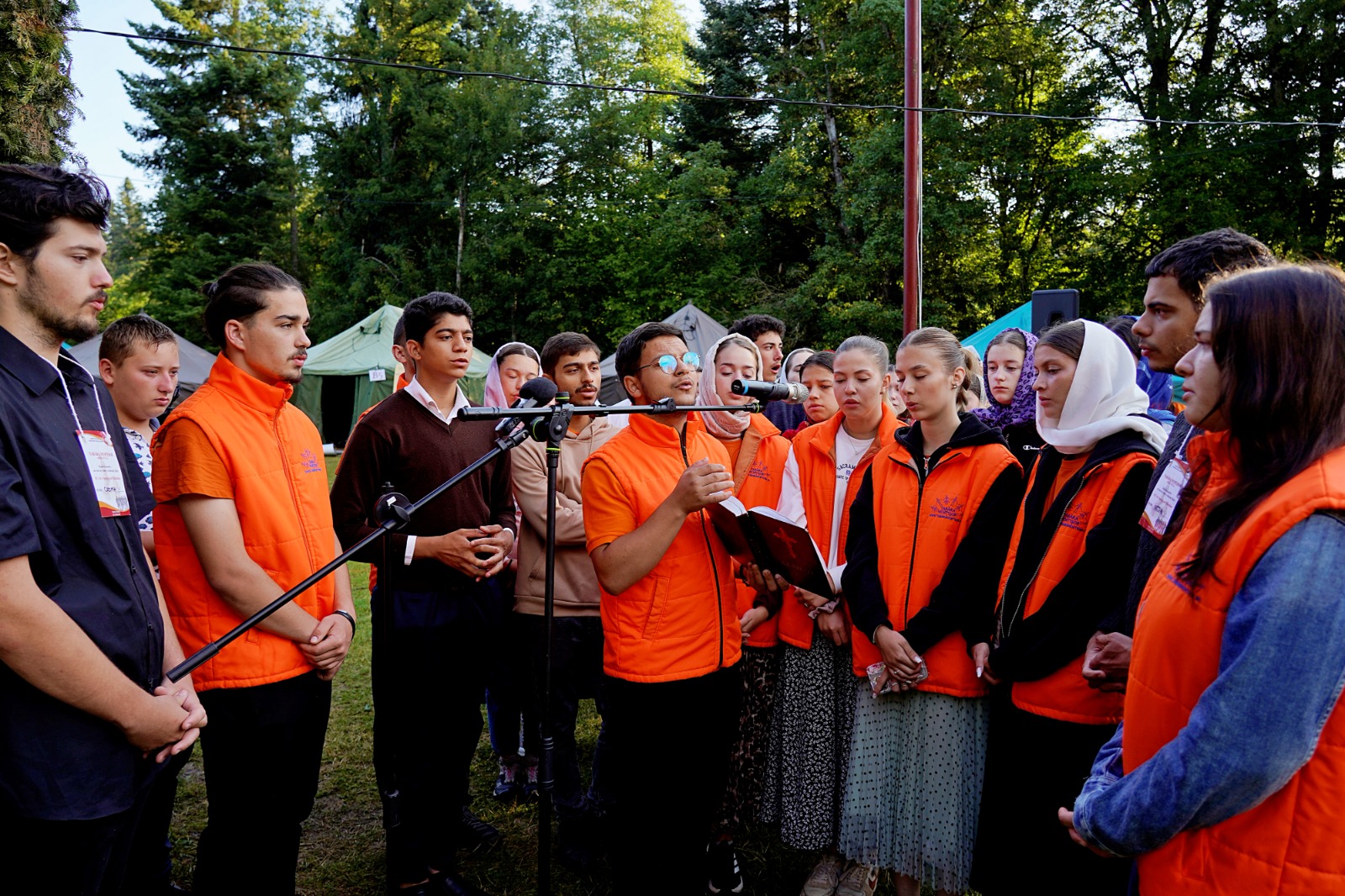 tineri tabăra Nemțișor