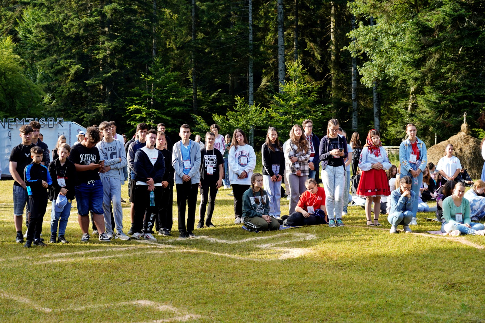 tineri tabăra Nemțișor