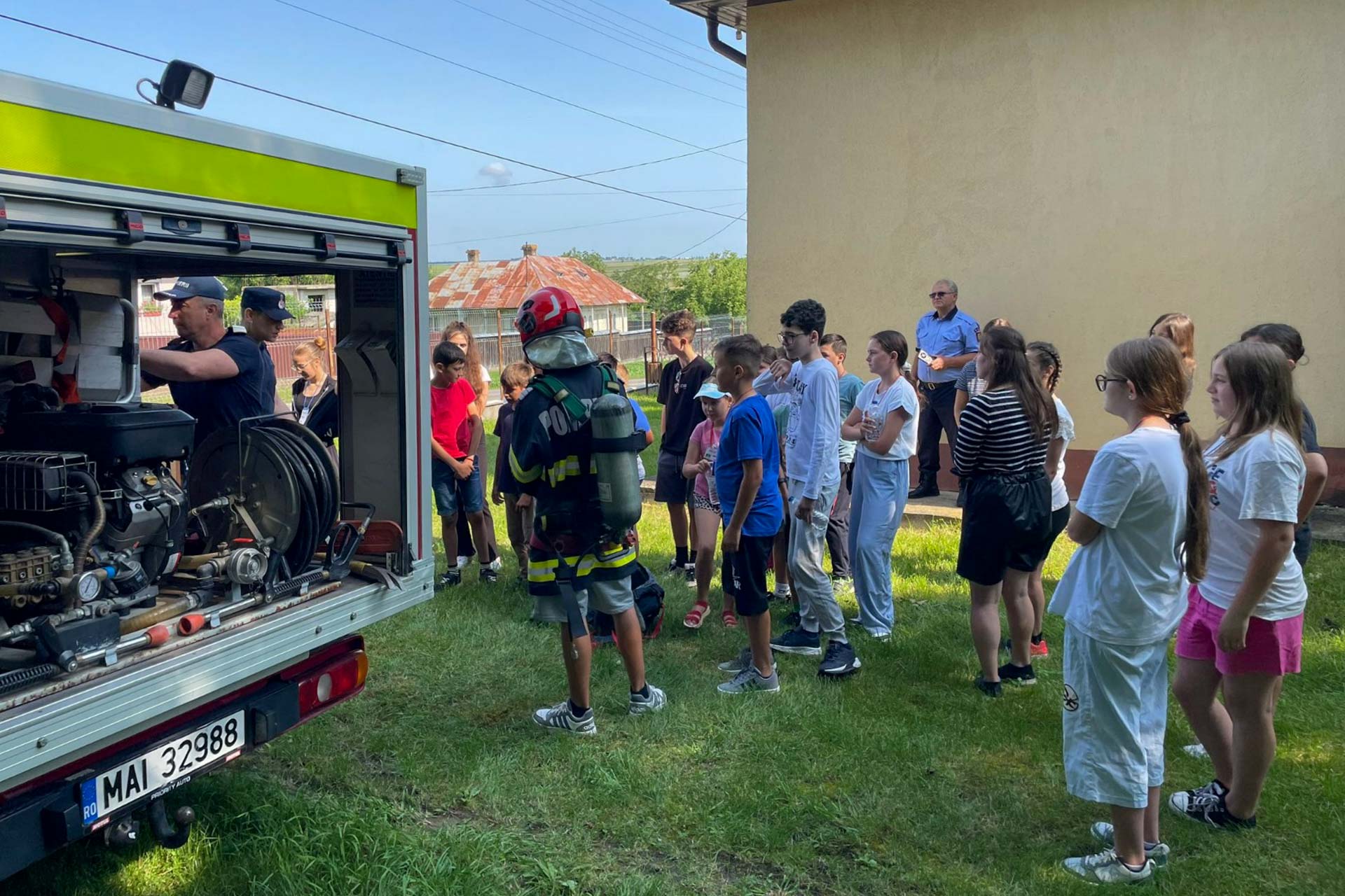 „Micii creștini, călători cu Hristos pe drumul cunoașterii” -  Școala de vară de la Parohia „Sfinții Împărați” Broscăuți