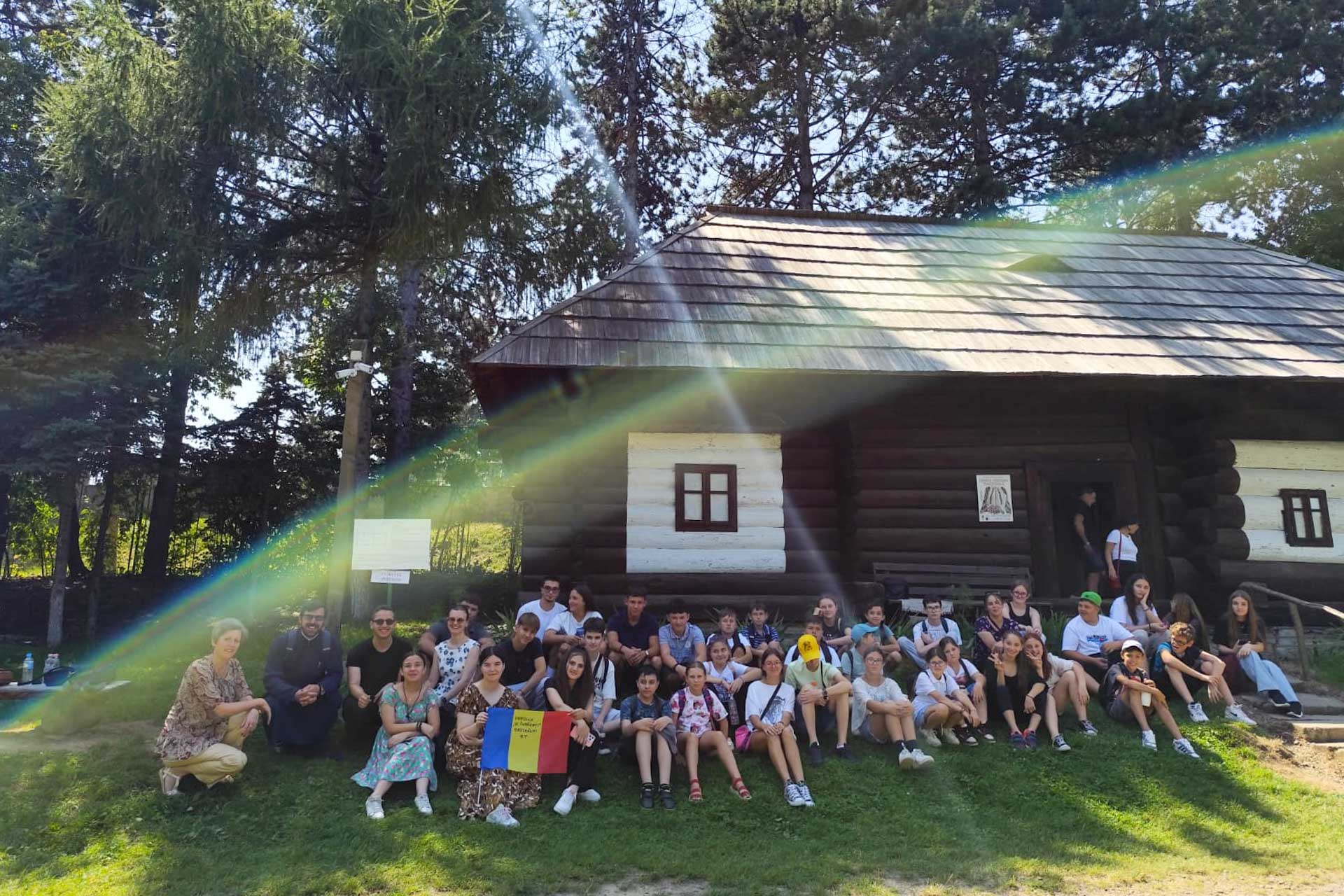 „Micii creștini, călători cu Hristos pe drumul cunoașterii” -  Școala de vară de la Parohia „Sfinții Împărați” Broscăuți