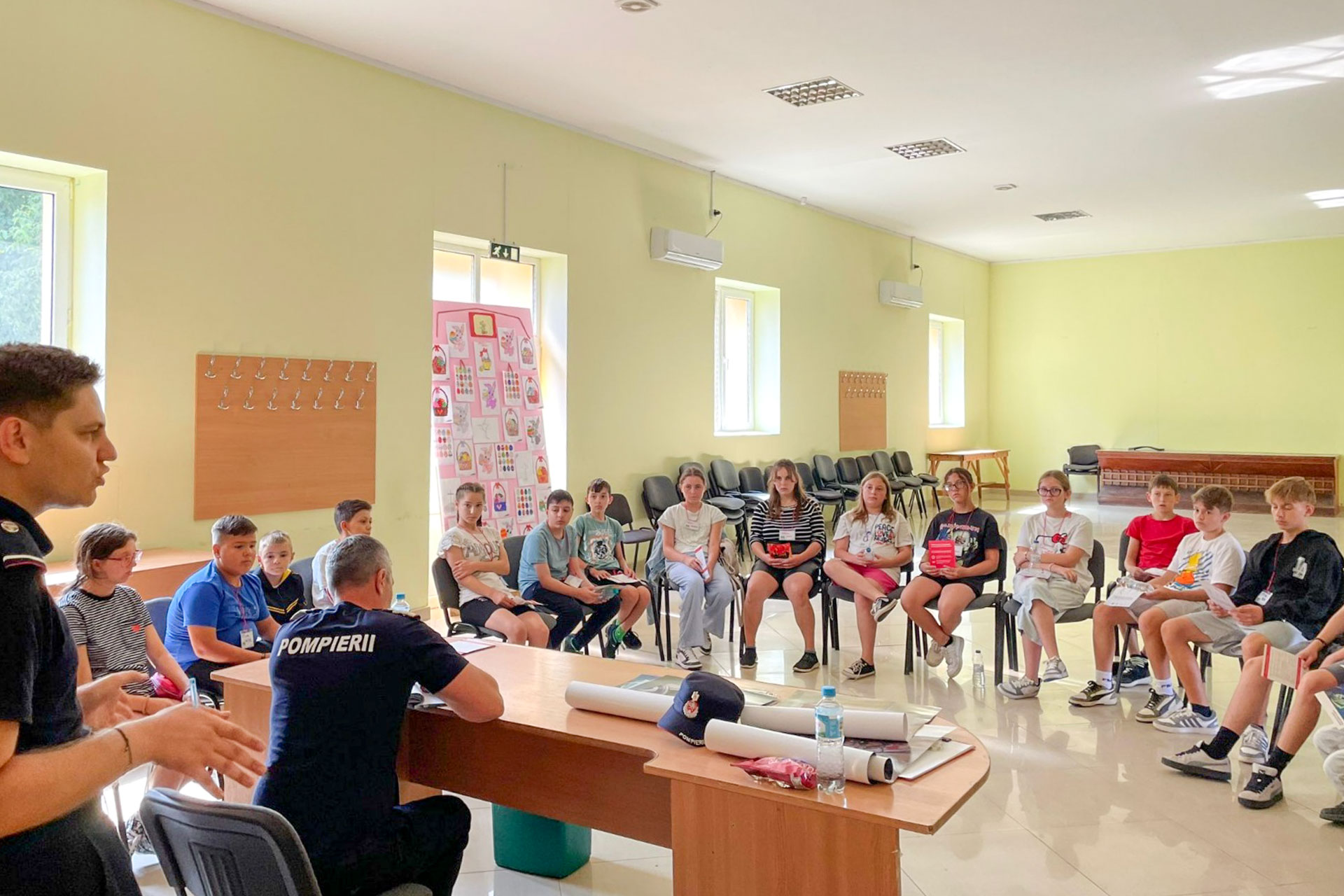 „Micii creștini, călători cu Hristos pe drumul cunoașterii” -  Școala de vară de la Parohia „Sfinții Împărați” Broscăuți