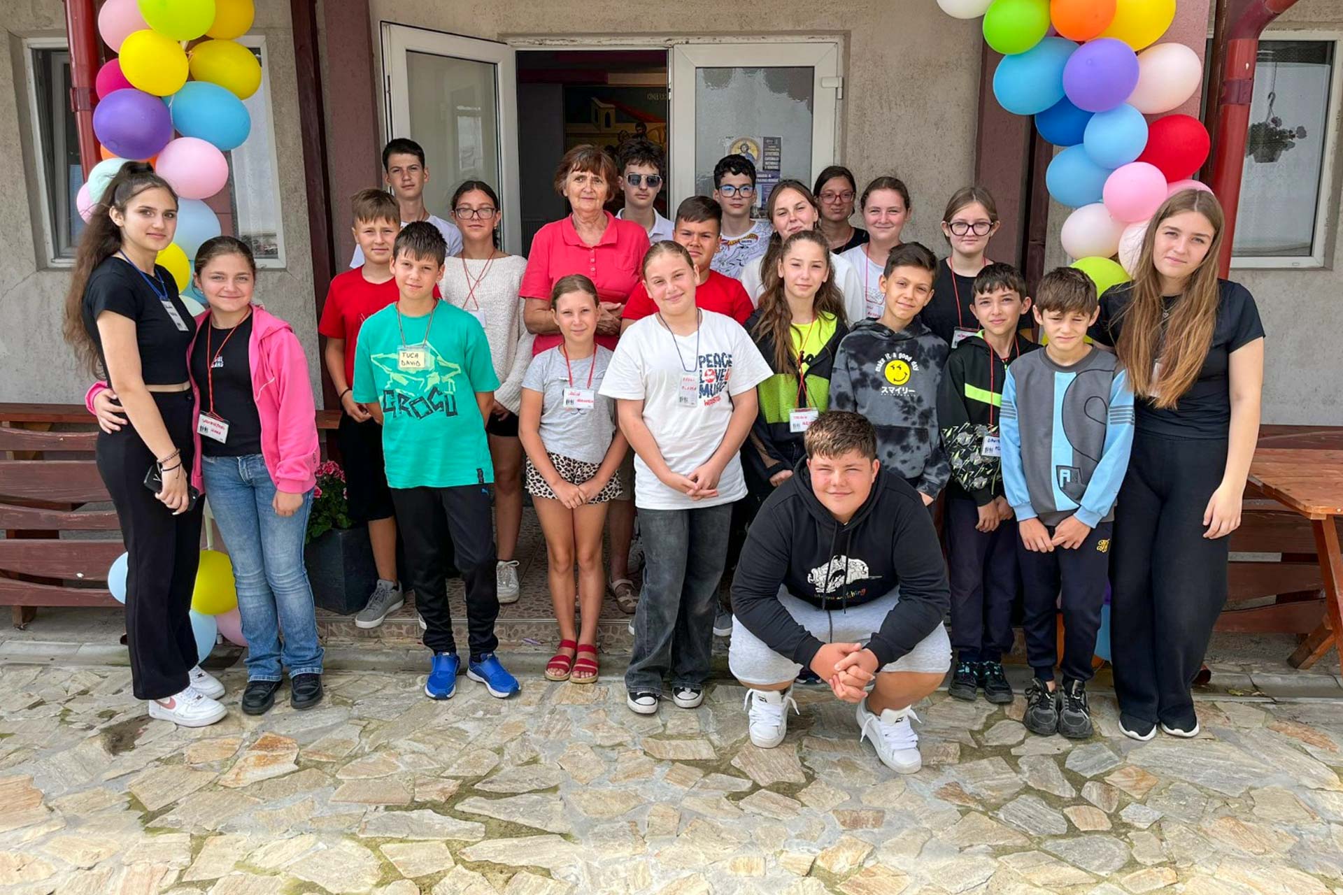 „Micii creștini, călători cu Hristos pe drumul cunoașterii” -  Școala de vară de la Parohia „Sfinții Împărați” Broscăuți