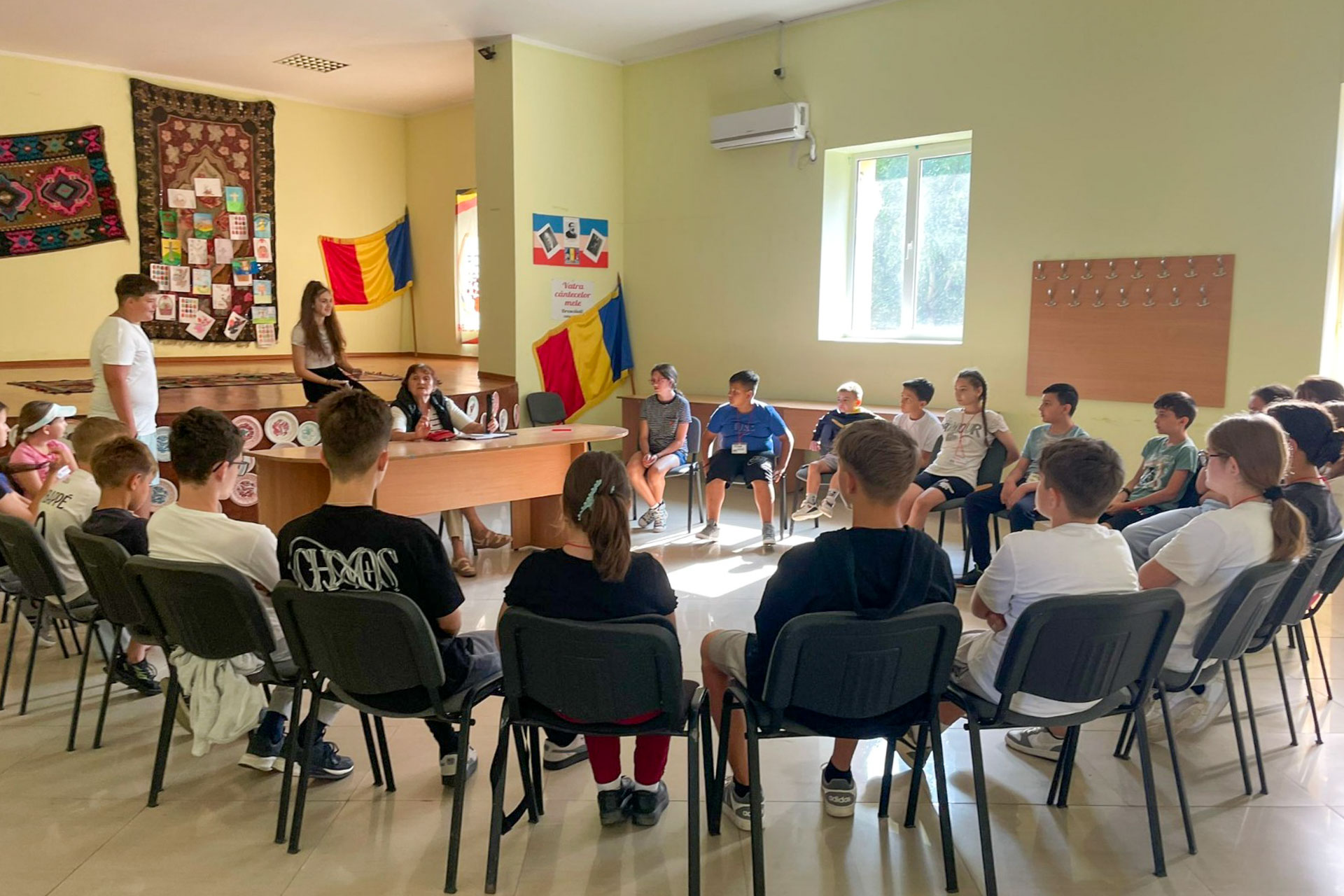 „Micii creștini, călători cu Hristos pe drumul cunoașterii” -  Școala de vară de la Parohia „Sfinții Împărați” Broscăuți