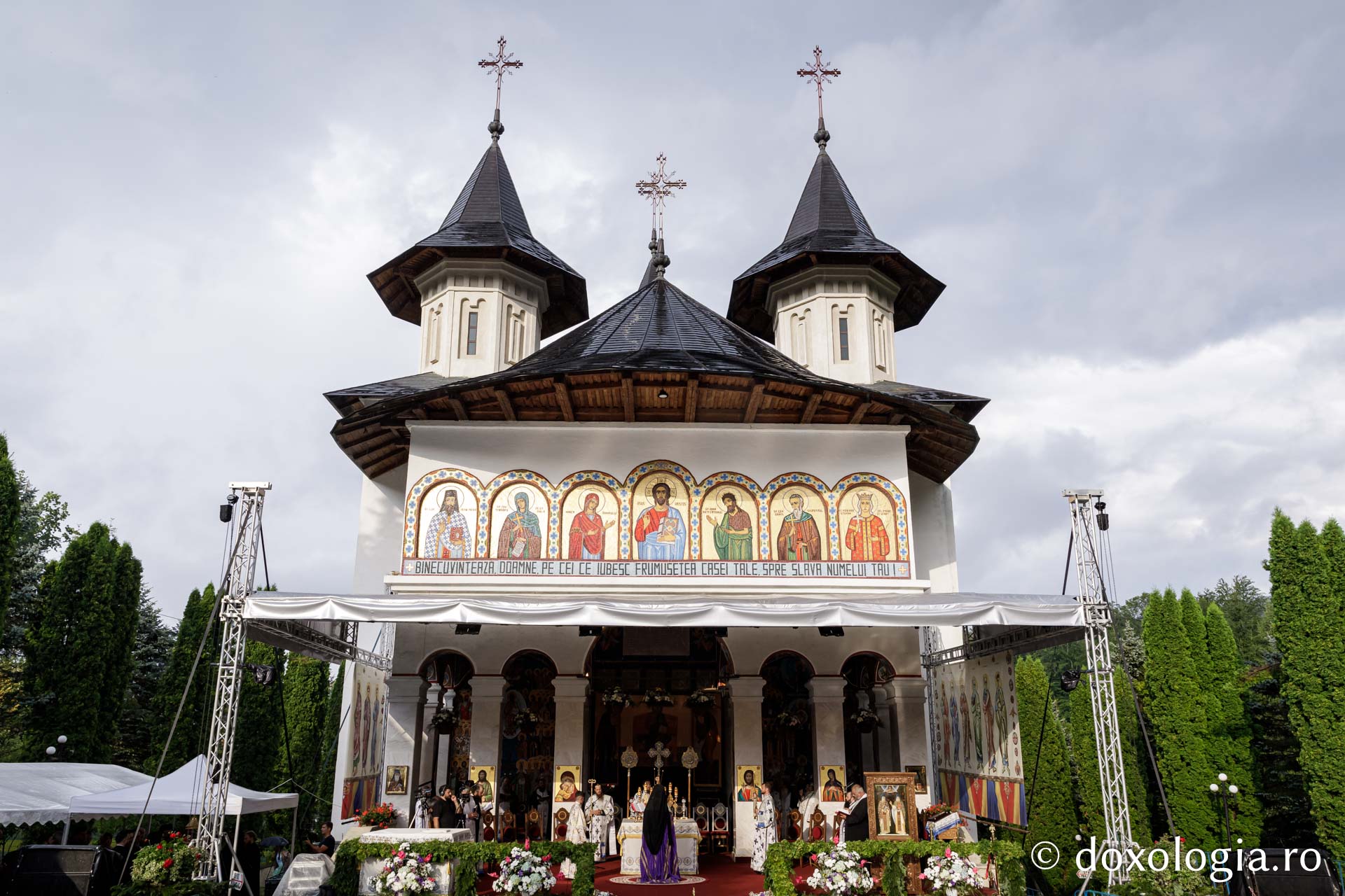 Priveghere în cinstea Sfintei Cuvioase Teodora la Mănăstirea Sihăstria / Foto: Oana Nechifor Priveghere în cinstea Sfintei Cuvioase Teodora la Mănăstirea Sihăstria