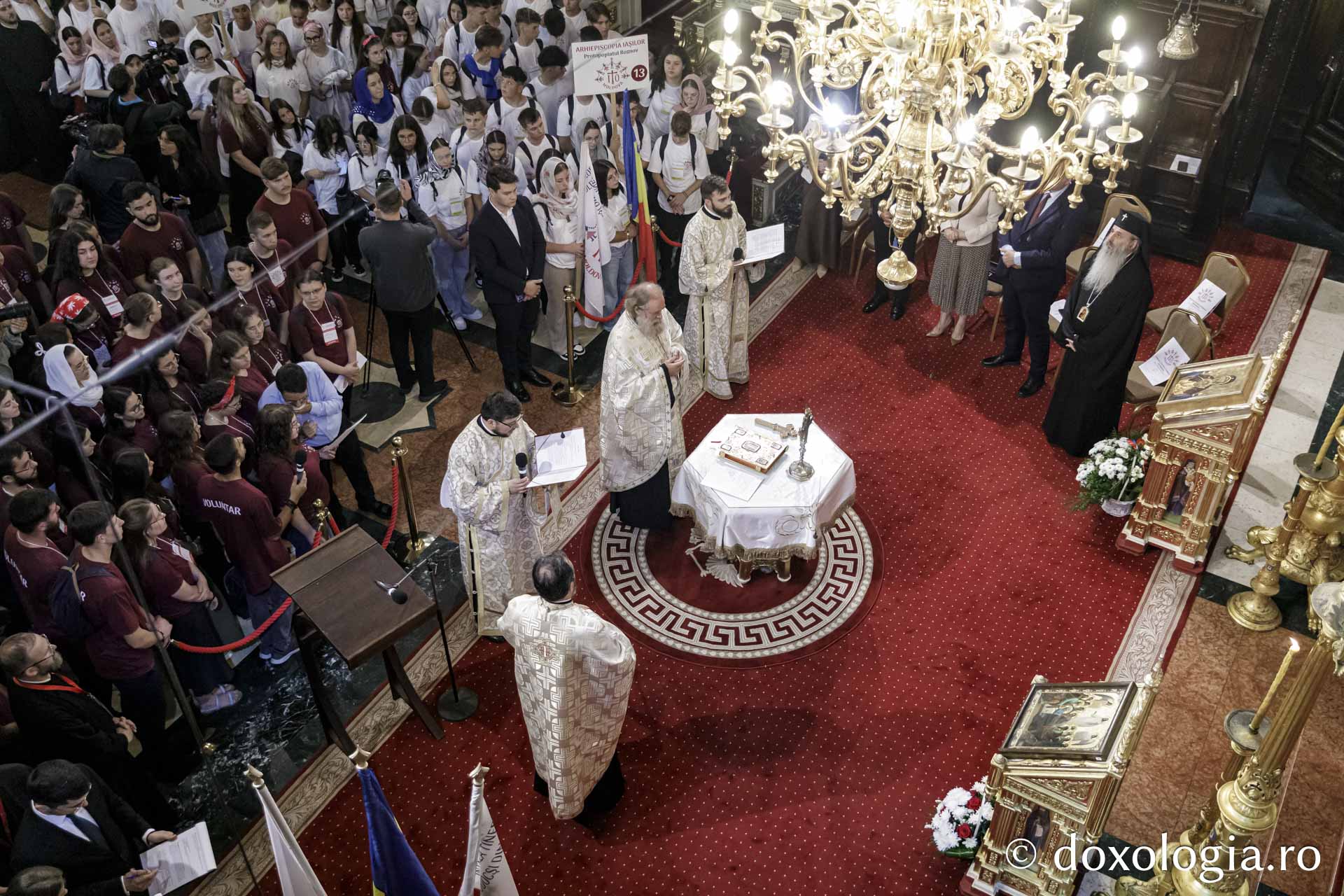 Peste 1.500 de tineri participă la Întâlnirea Tinerilor Ortodocși din Moldova, la Iaș