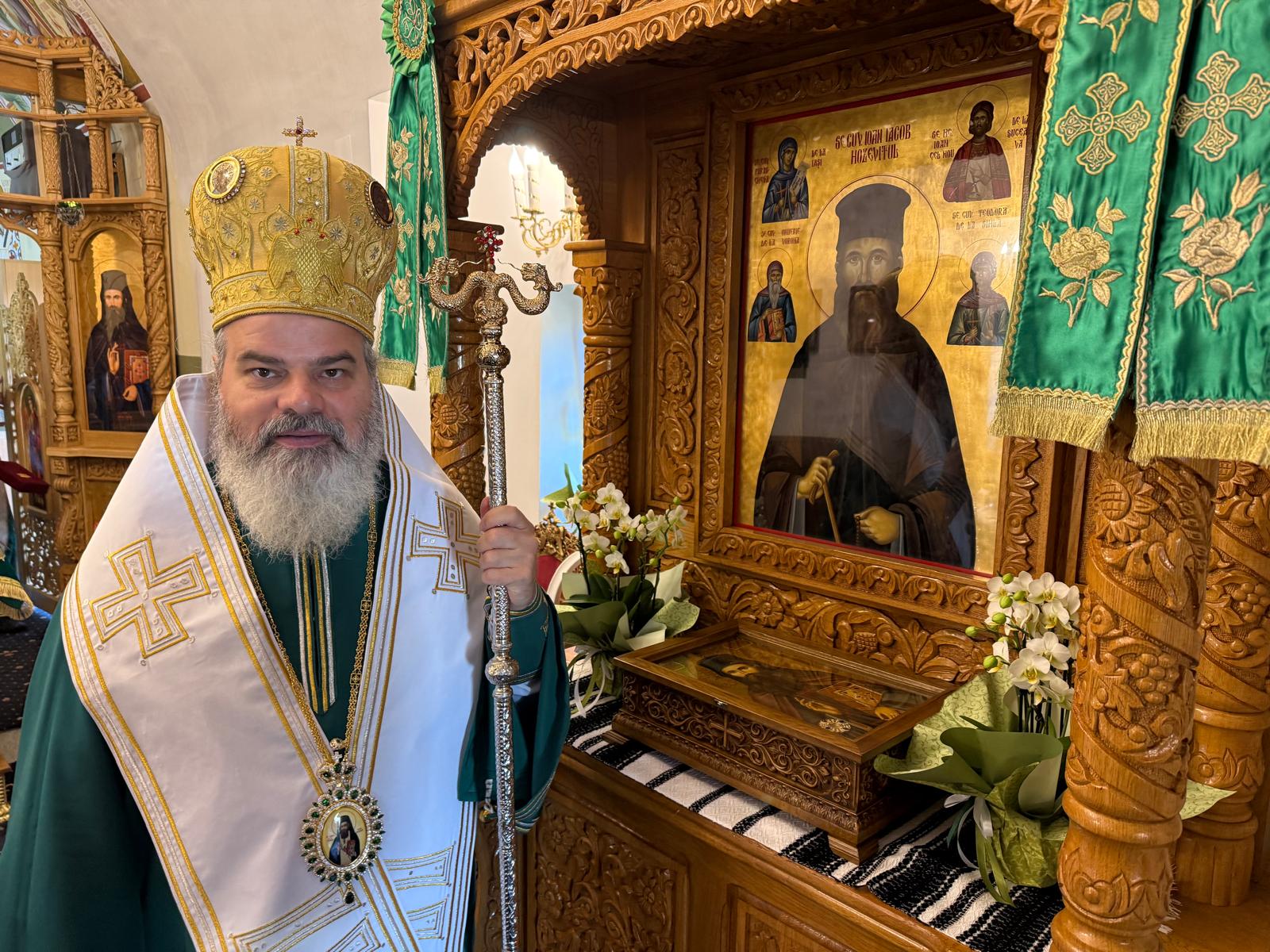 Episcopul Hușilor, acasă la Sfântul Ioan Iacob: „A fi fericit înseamnă a-l avea pe Dumnezeu”