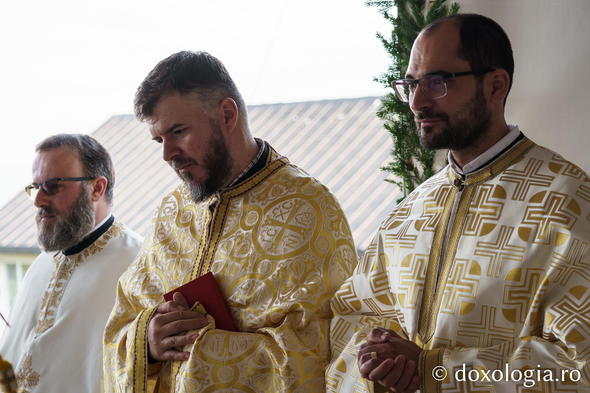 Sute de pelerini au urcat pe Ceahlău de Schimbarea la Față