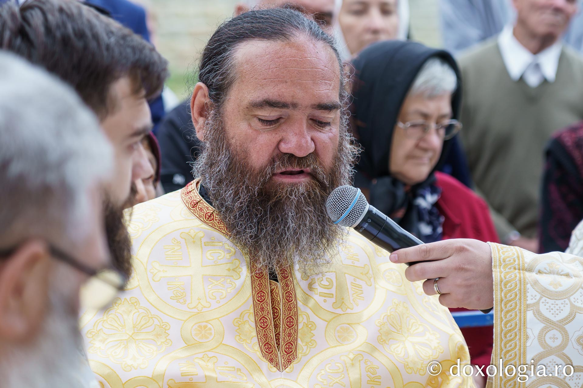 Biserica Parohiei Oneaga, ctitorie a schimonahiei Safta Brâncoveanu din 1856, a fost resfințită astăzi