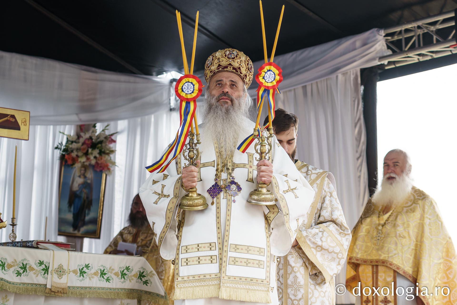 Biserica Parohiei Oneaga, ctitorie a schimonahiei Safta Brâncoveanu din 1856, a fost resfințită astăzi