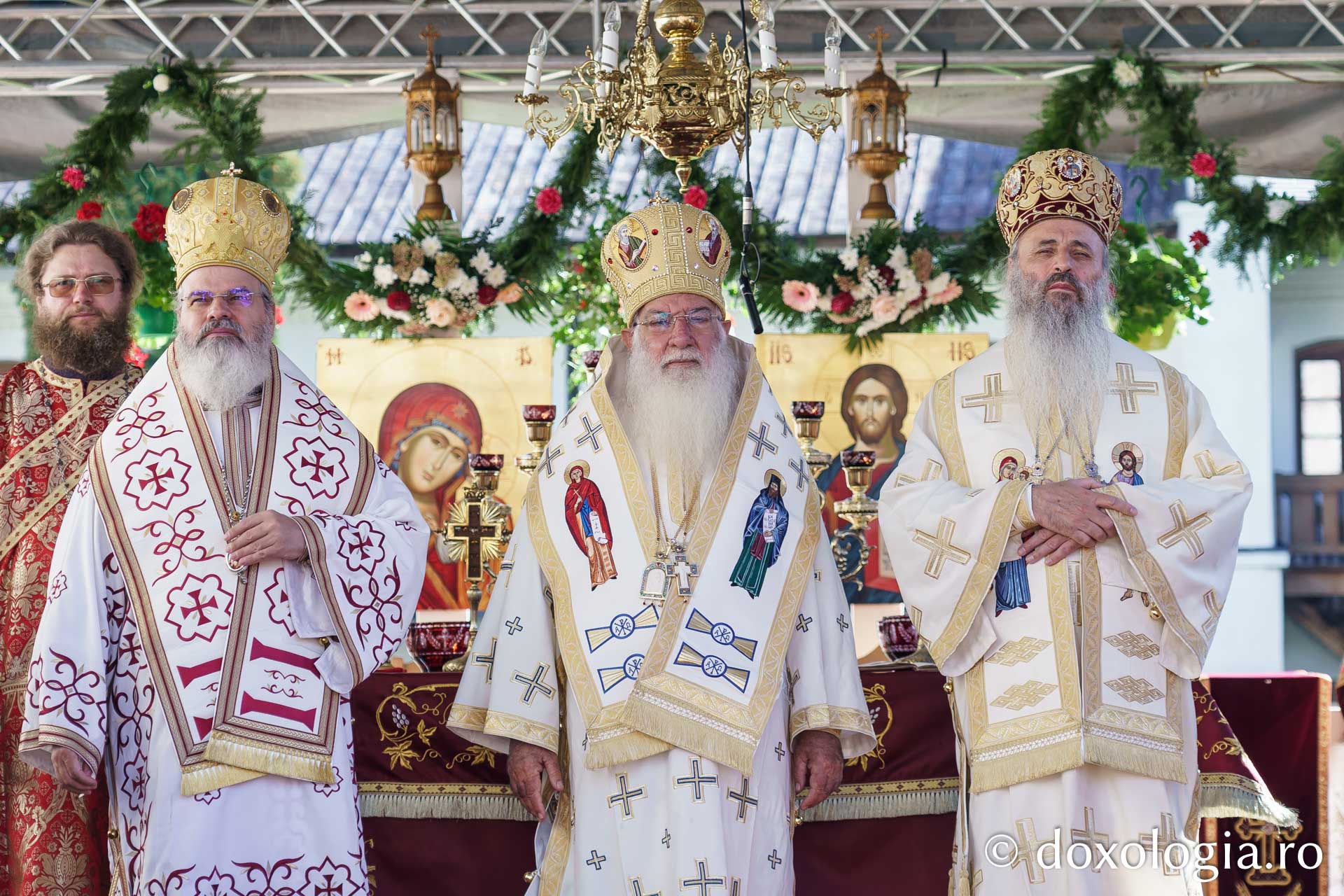 Pelerini din întreaga țară la Mănăstirea Secu, de hramul Tăierii Capului Sfântului Ioan Botezătorul