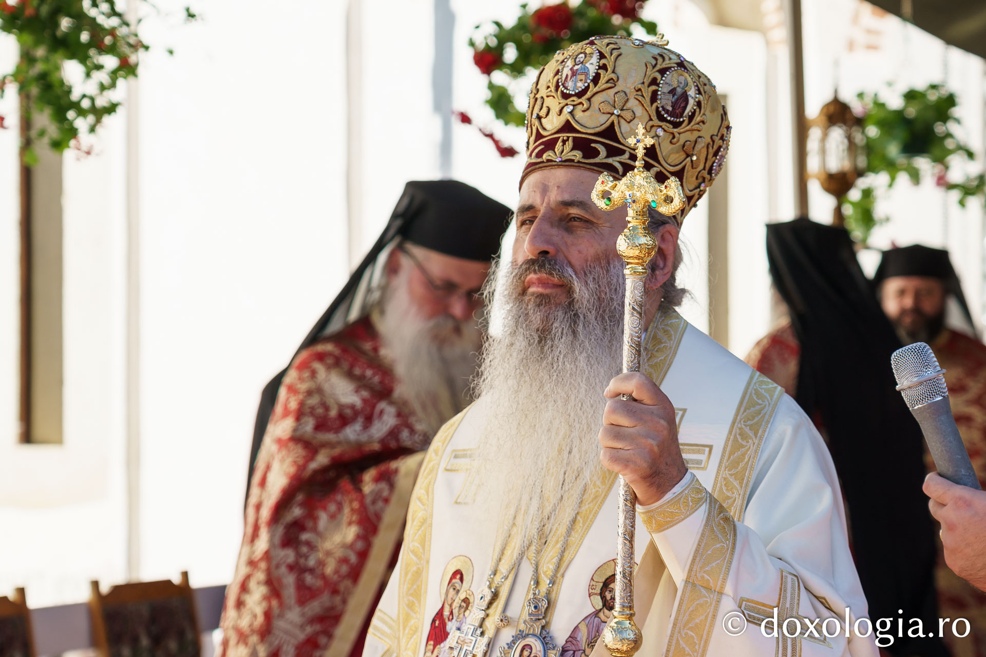 Pelerini din întreaga țară la Mănăstirea Secu, de hramul Tăierii Capului Sfântului Ioan Botezătorul