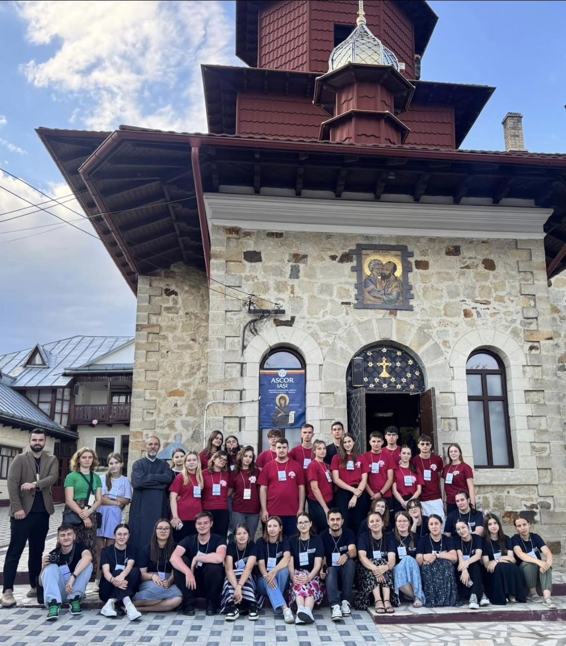 Tabăra „Dăruind vei dobândi” din Filioara – o săptămână de lumină, comuniune și prietenie la Filioara