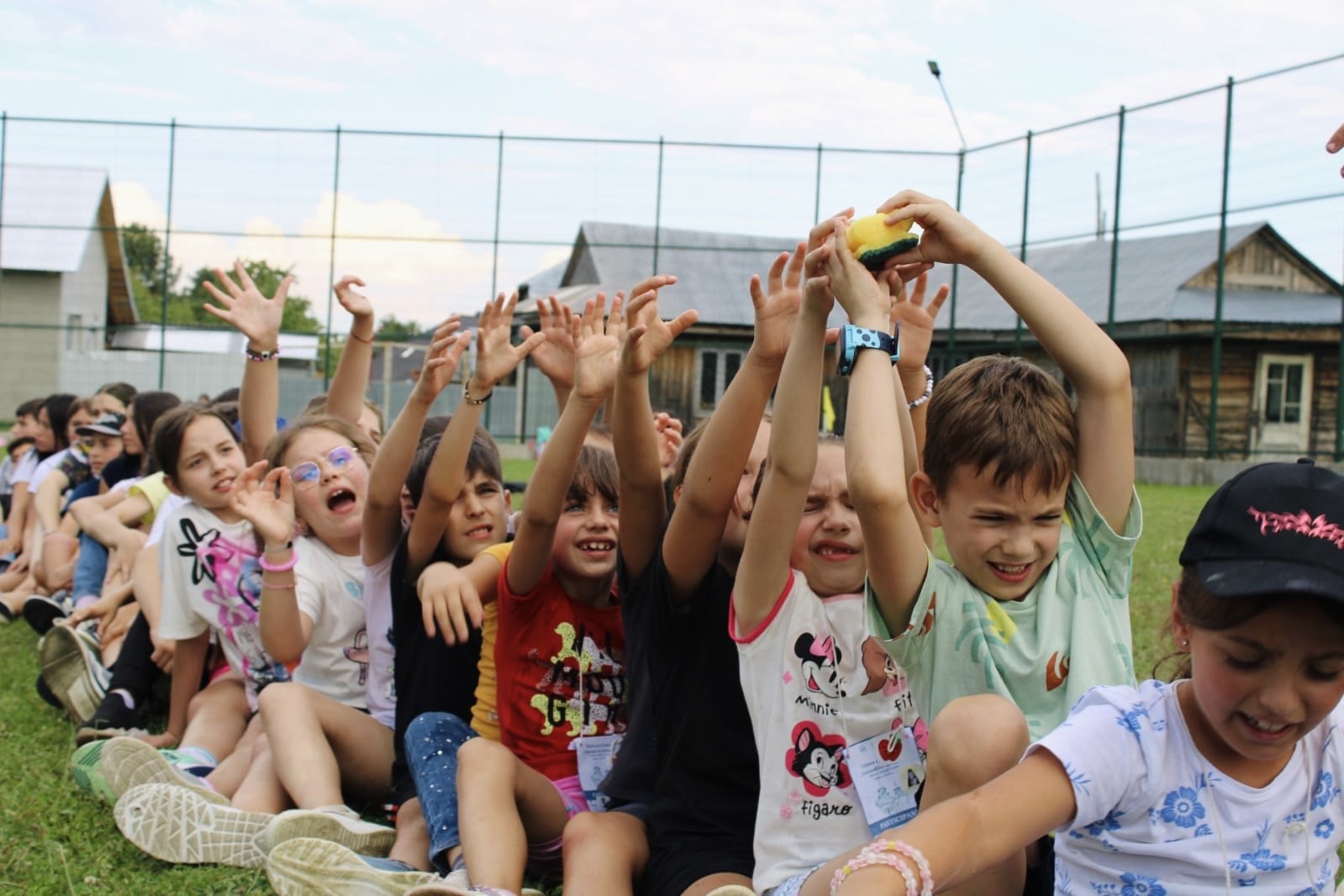 Tabăra „Dăruind vei dobândi” din Filioara – o săptămână de lumină, comuniune și prietenie la Filioara