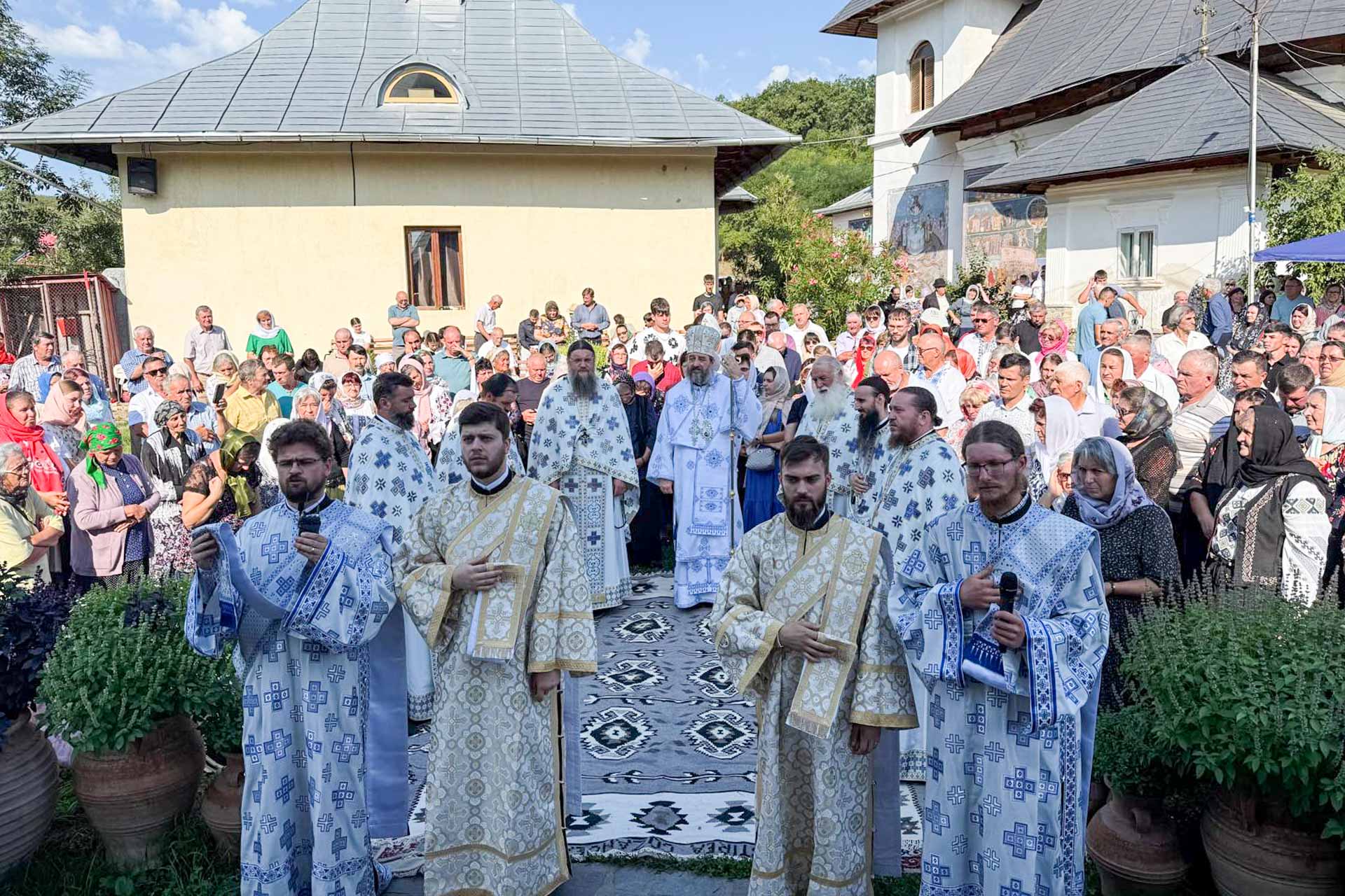 Bucurie duhovnicească la Mănăstirea Cozancea, de sărbătoarea Adormirii Maicii Domnului