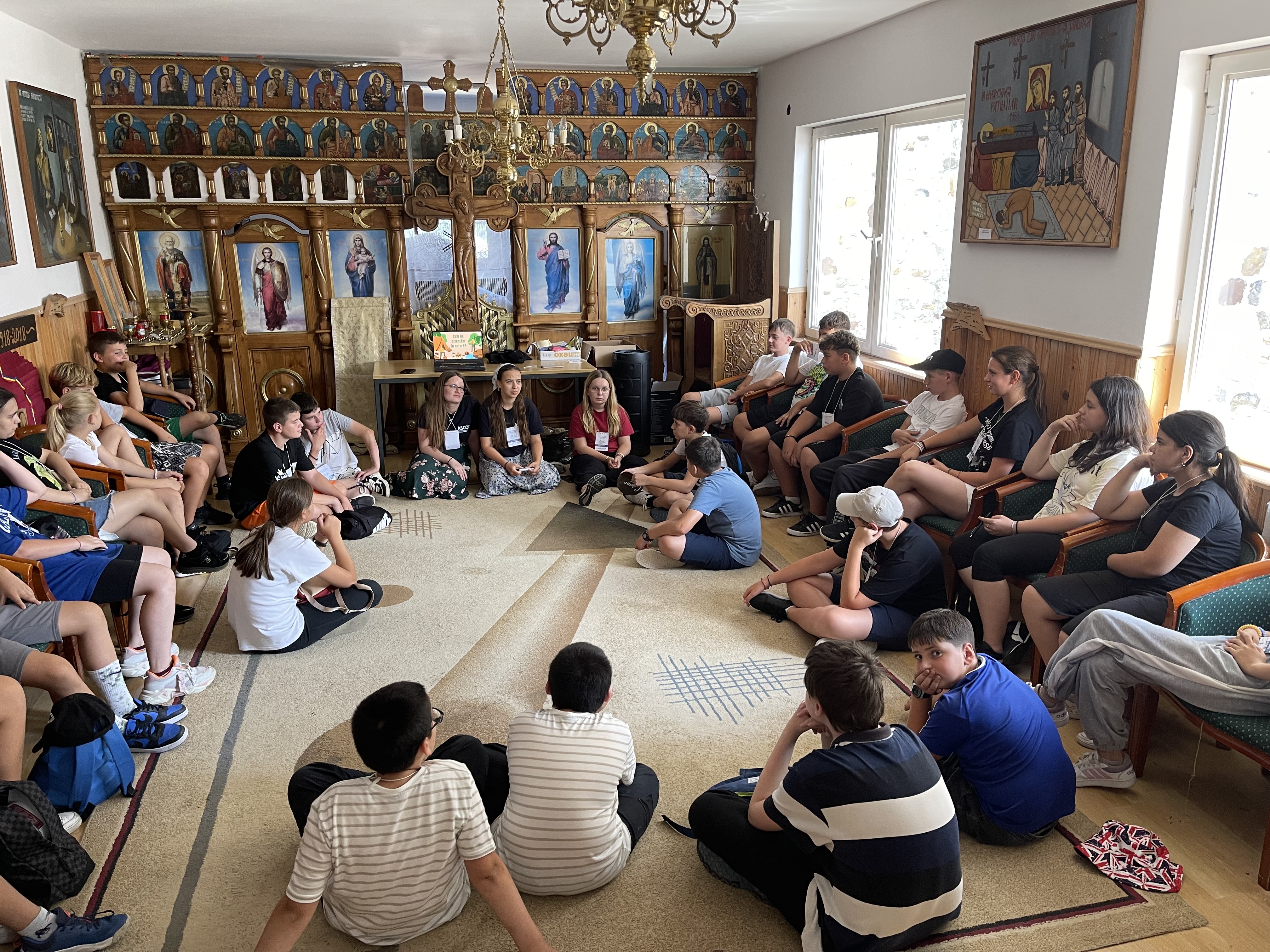 Tabăra „Dăruind vei dobândi” din Filioara – o săptămână de lumină, comuniune și prietenie la Filioara