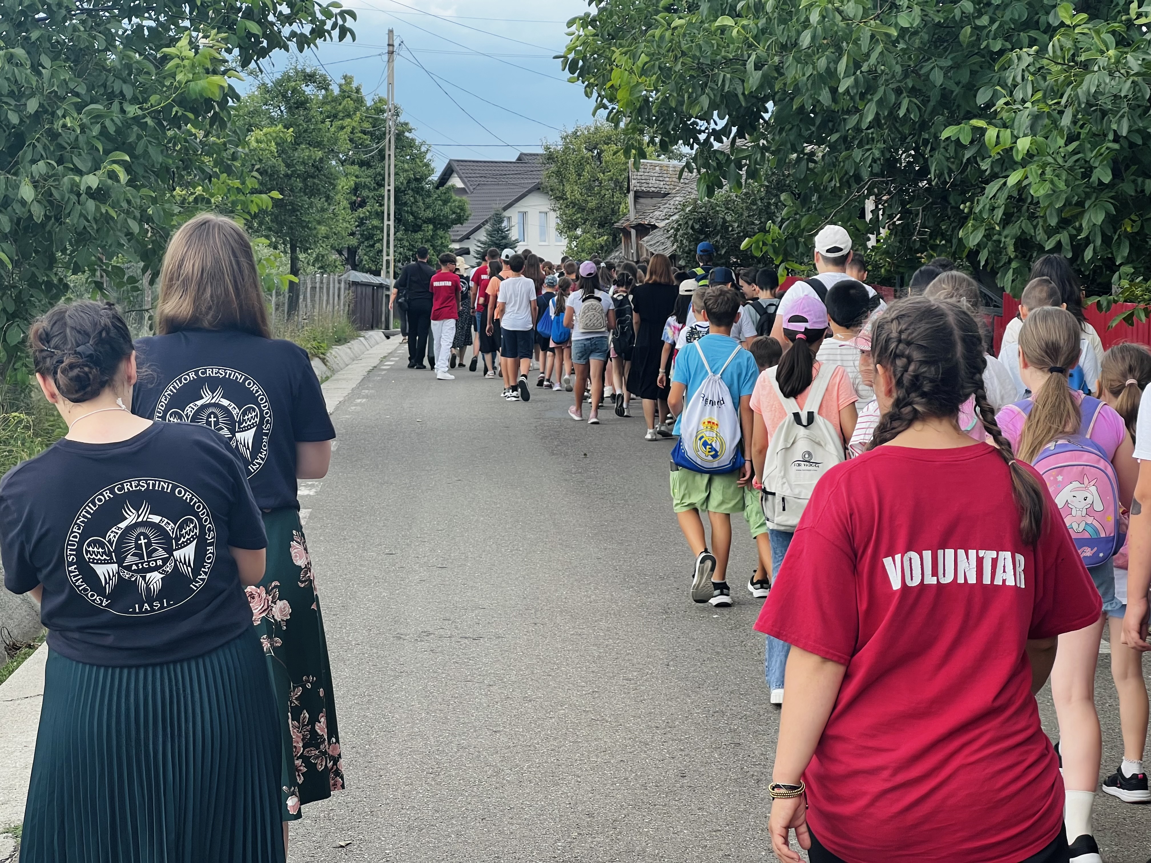Tabăra „Dăruind vei dobândi” din Filioara – o săptămână de lumină, comuniune și prietenie la Filioara