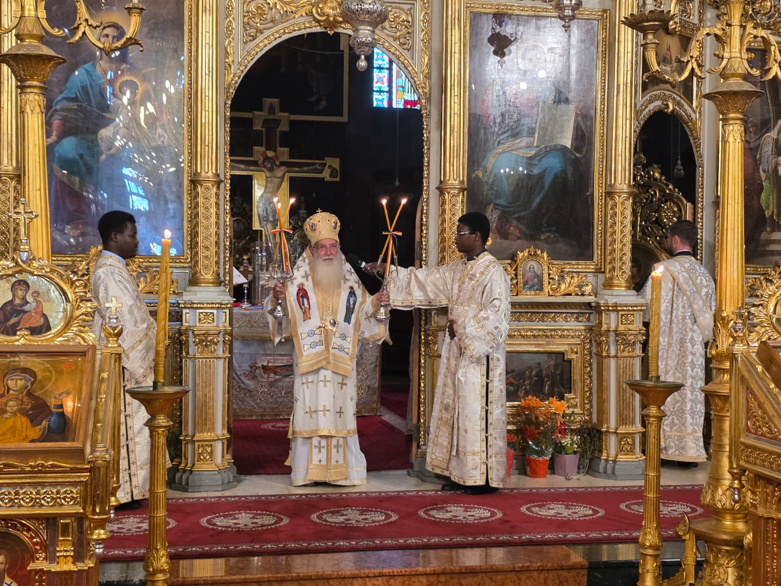 Arhiepiscopul de Nairobi a slujit la Catedrala Mitropolitană din Iași