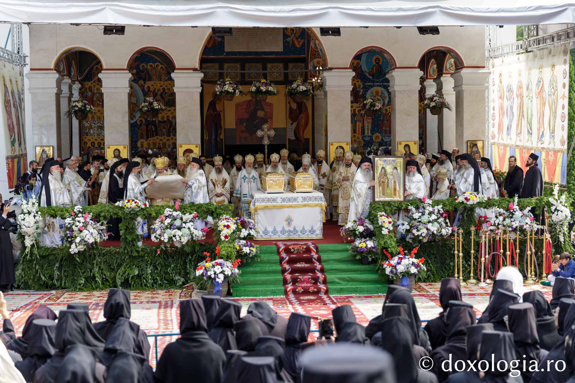 Proclamarea locală a canonizării Sfinților Cuvioși Paisie și Cleopa de la Sihăstria / Foto: pr. Silviu Cluci Proclamarea locală a canonizării Sfinților Cuvioși Paisie și Cleopa de la Sihăstria