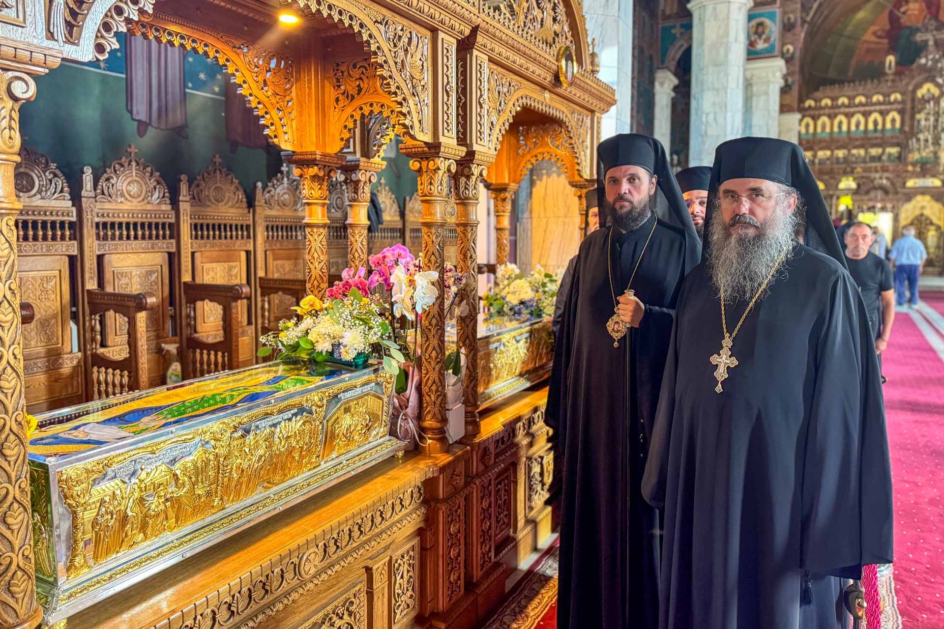 Rugăciune și binecuvântare arhierească la Sihăstria și Văratec: PS Teofil Trotușanul a slujit de praznicul Martirilor Brâncoveni și al Sfântului Gheorghe Pelerinul