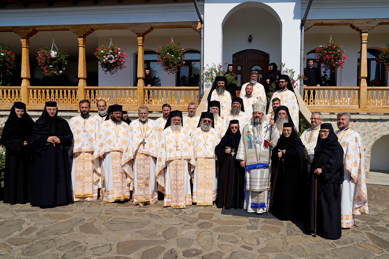 Foto: Flavius Popa Întemeietorul Mănăstirii Văratec, Sfântul Cuvios Iosif, a fost sărbătorit astăzi