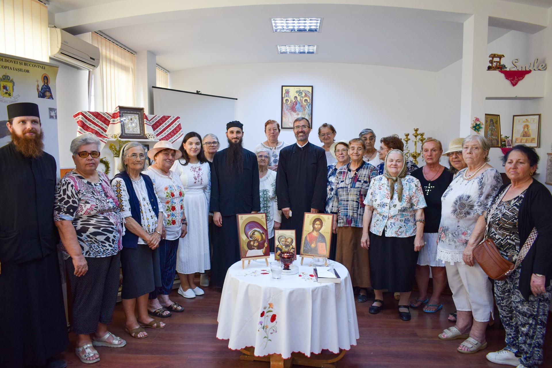 Sprijin și alinare pentru seniorii ieșeni la Centrul „Sfântul Ierarh Iosif cel Milostiv” Sprijin și alinare pentru seniorii ieșeni la Centrul „Sfântul Ierarh Iosif cel Milostiv”