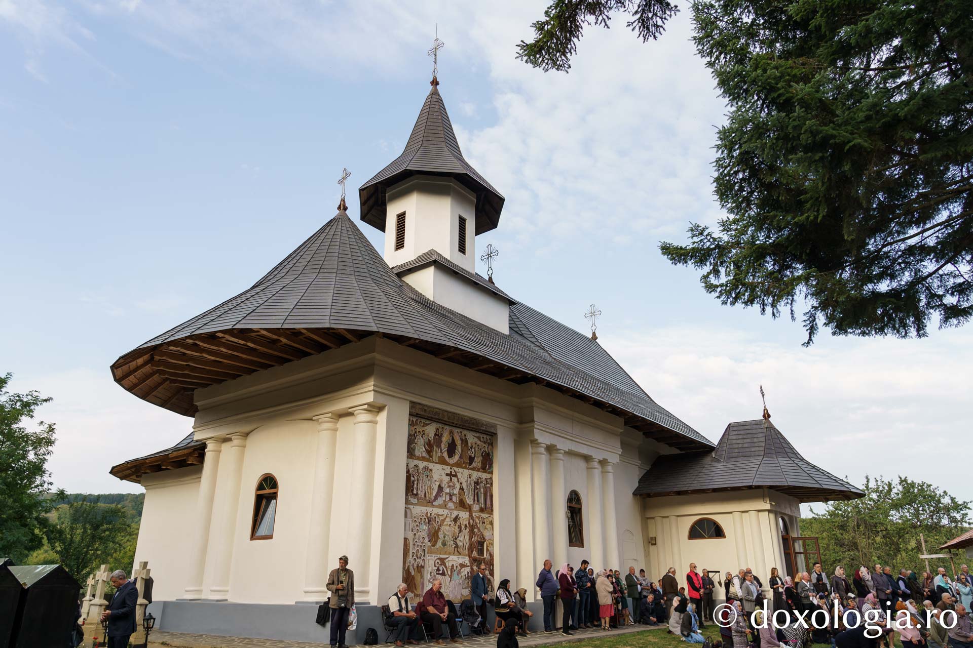 Mănăstirea Sihăstria Voronei și-a cinstit astăzi ocrotitorul, pe Sfântul Cuvios Onufrie / Foto: Mihail Vrăjitoru Mănăstirea Sihăstria Voronei și-a cinstit astăzi ocrotitorul, pe Sfântul Cuvios Onufrie
