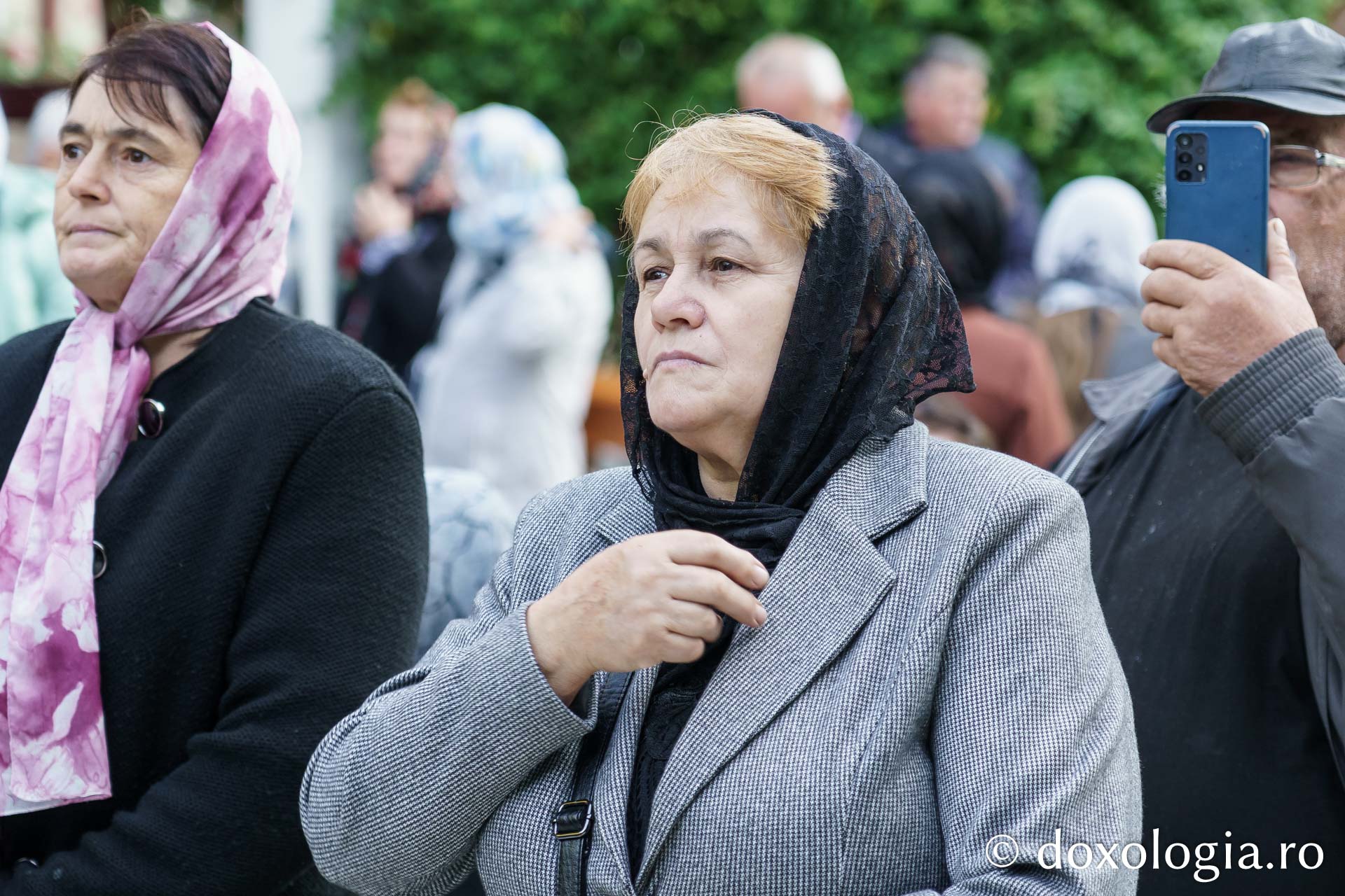 Sfințire de Altar de vară și hram la Mănăstirea „Înălțarea Sfintei Cruci” din Poiana – Brusturi / Foto: Mihail Vrăjitoru Sfințire de Altar de vară și hram la Mănăstirea „Înălțarea Sfintei Cruci” din Poiana – Brusturi