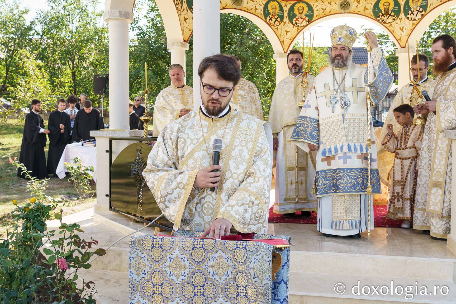 Ansamblul parohial din Dorobanț, sfințit de PS Nichifor Botoșăneanul