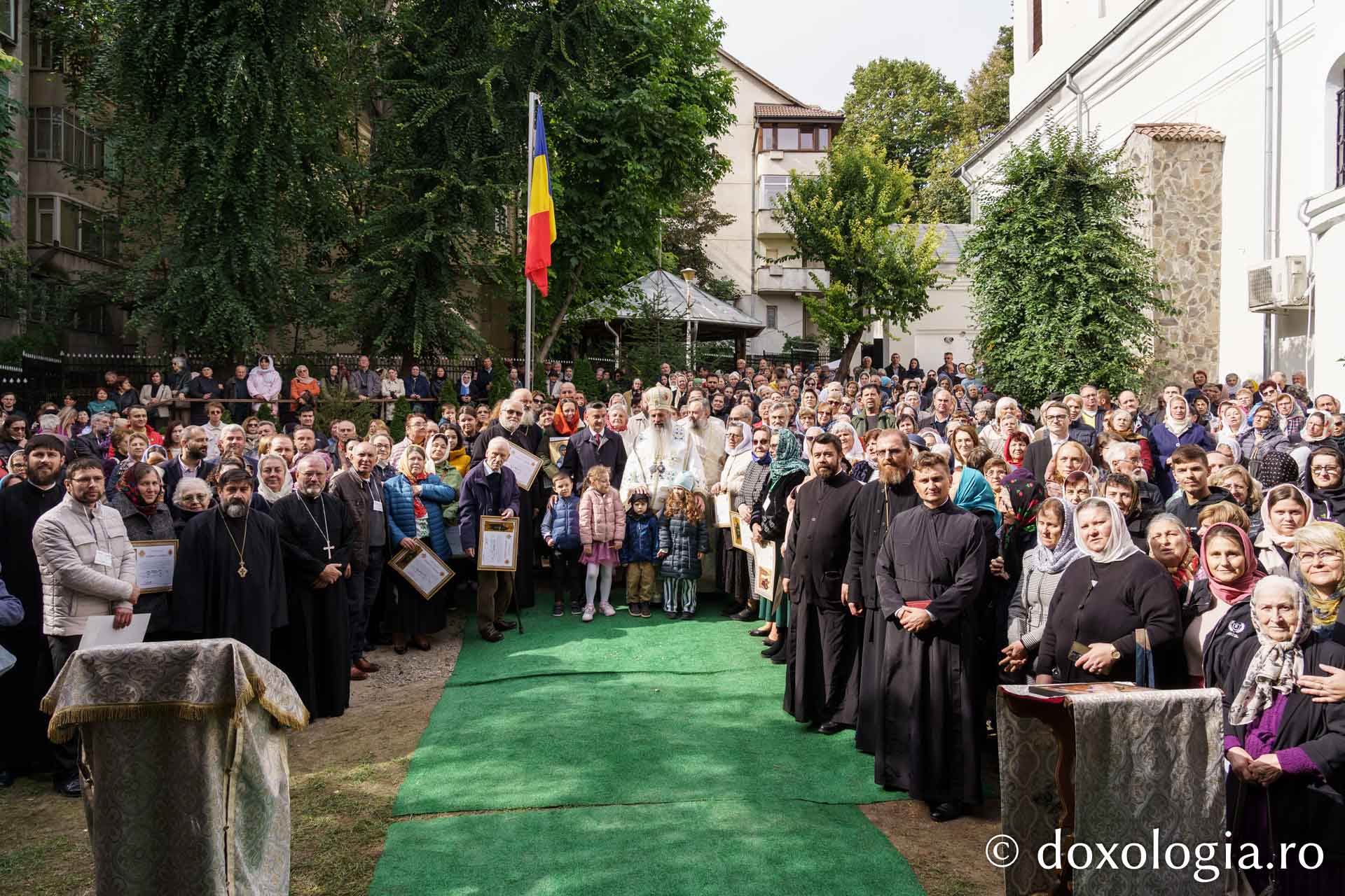 Resfințirea bisericii „Sfântul Mare Mucenic Pantelimon” din Iași, un prilej de mare bucurie pentru credincioși