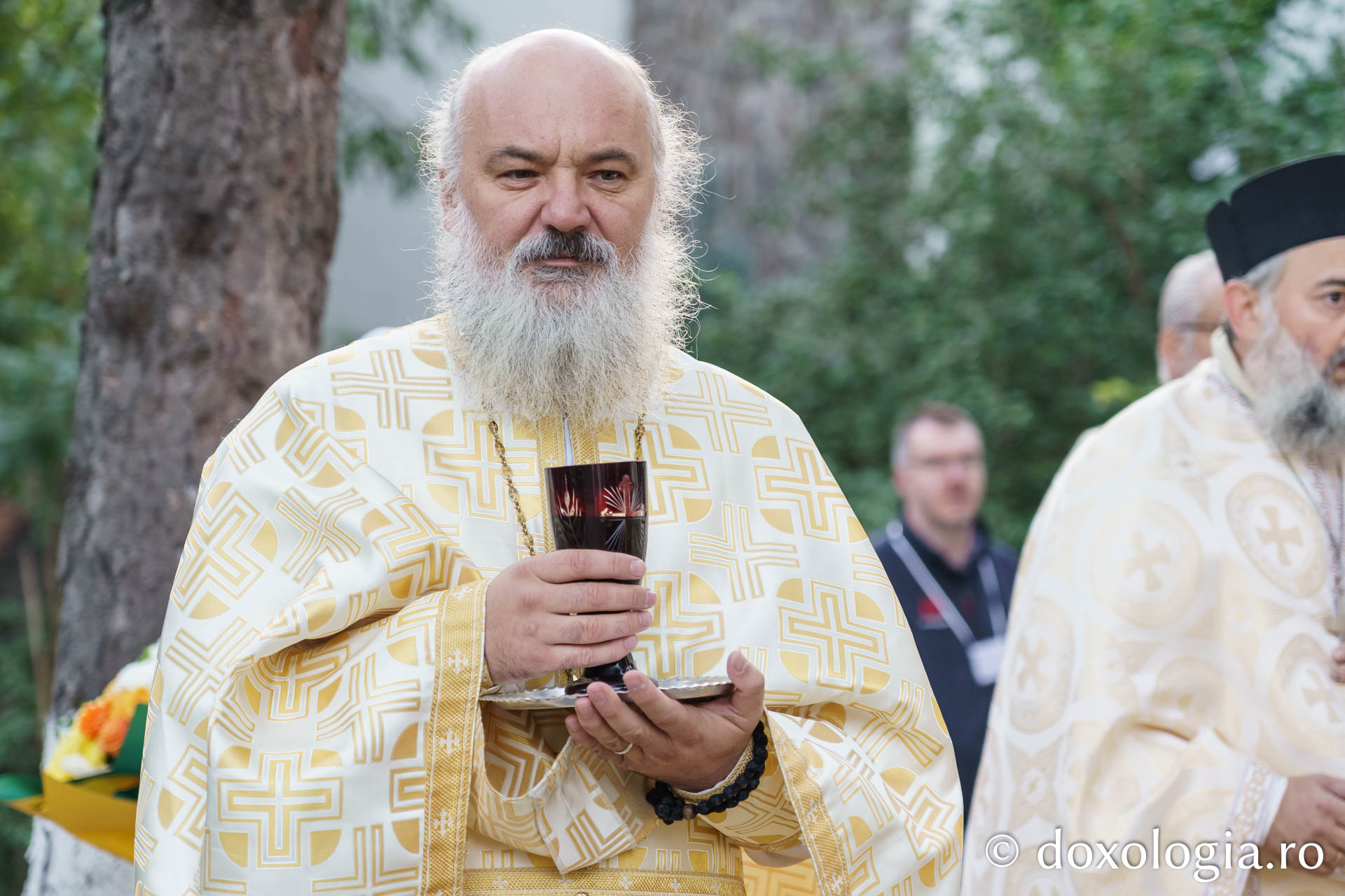 Resfințirea bisericii „Sfântul Mare Mucenic Pantelimon” din Iași, un prilej de mare bucurie pentru credincioși