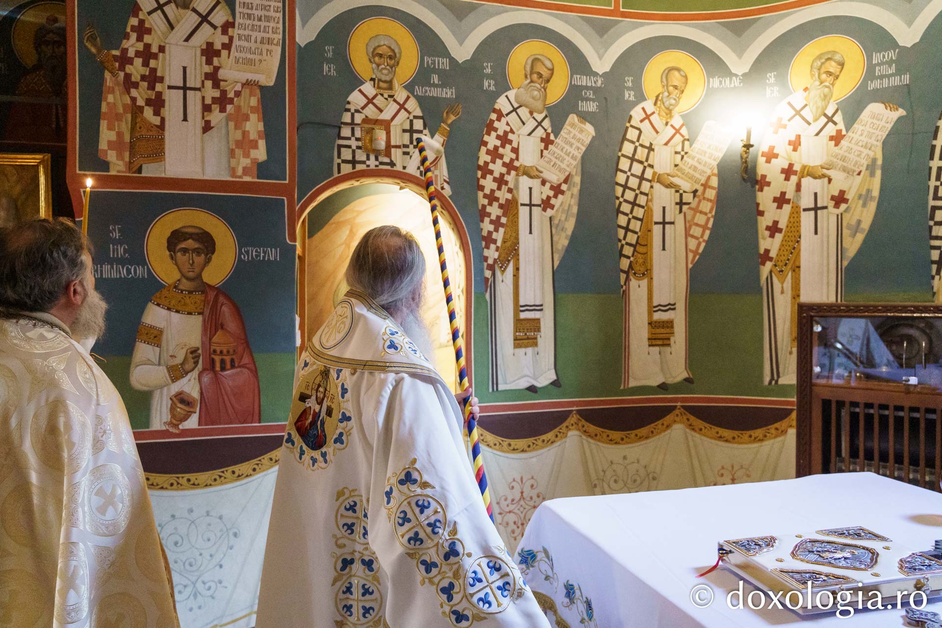 Resfințirea bisericii „Sfântul Mare Mucenic Pantelimon” din Iași, un prilej de mare bucurie pentru credincioși